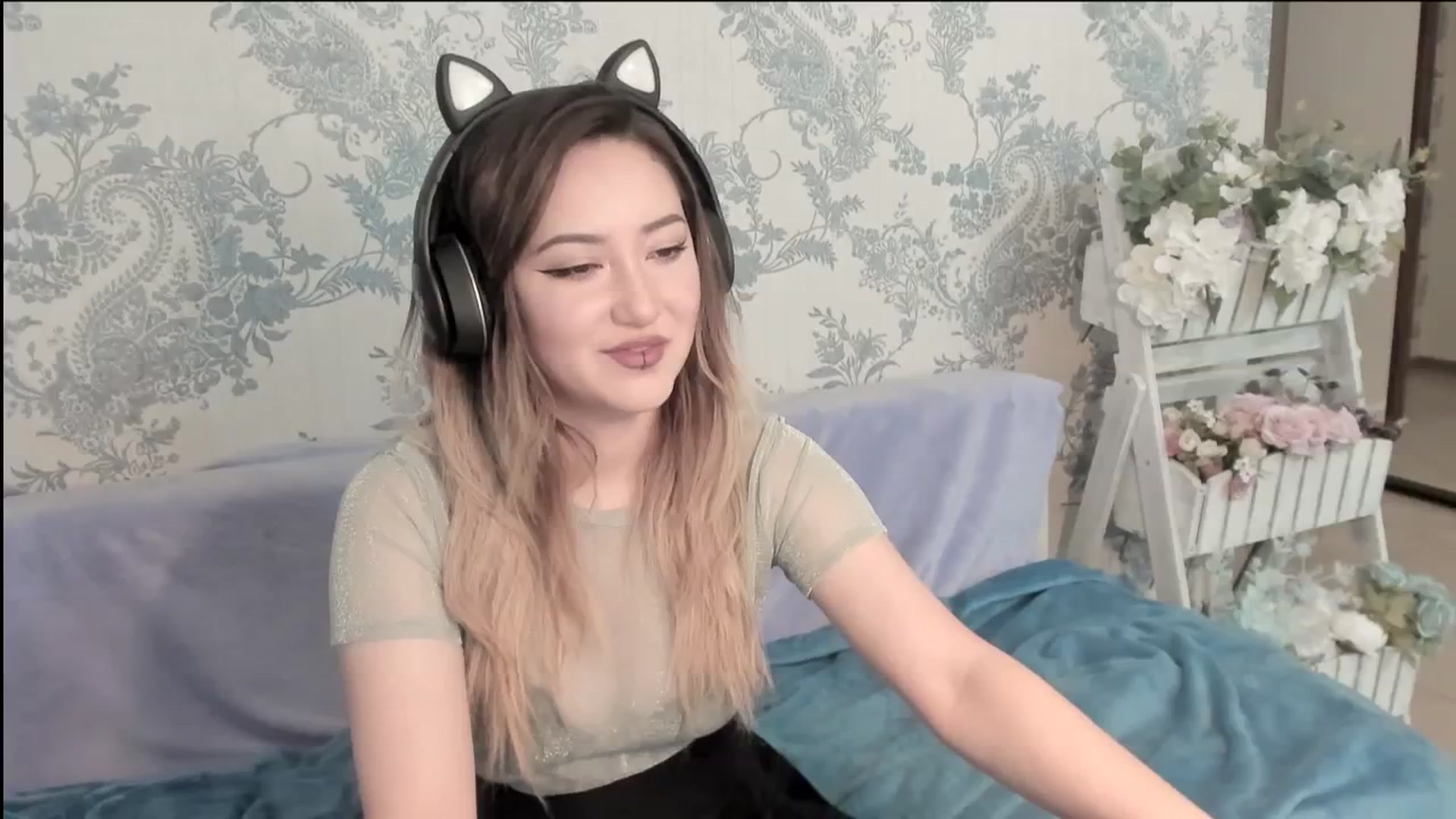 Gallery image thumbnail from AlexaJang's myfreecams stream on, 06/23/2025, 08:56 image 14 of 20