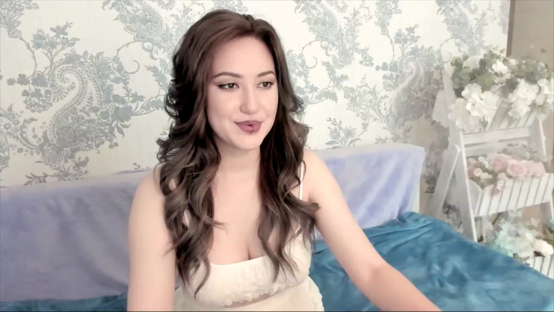 Gallery image thumbnail from AlexaJang's myfreecams stream on, 07/27/2025, 10:29 image 5 of 20