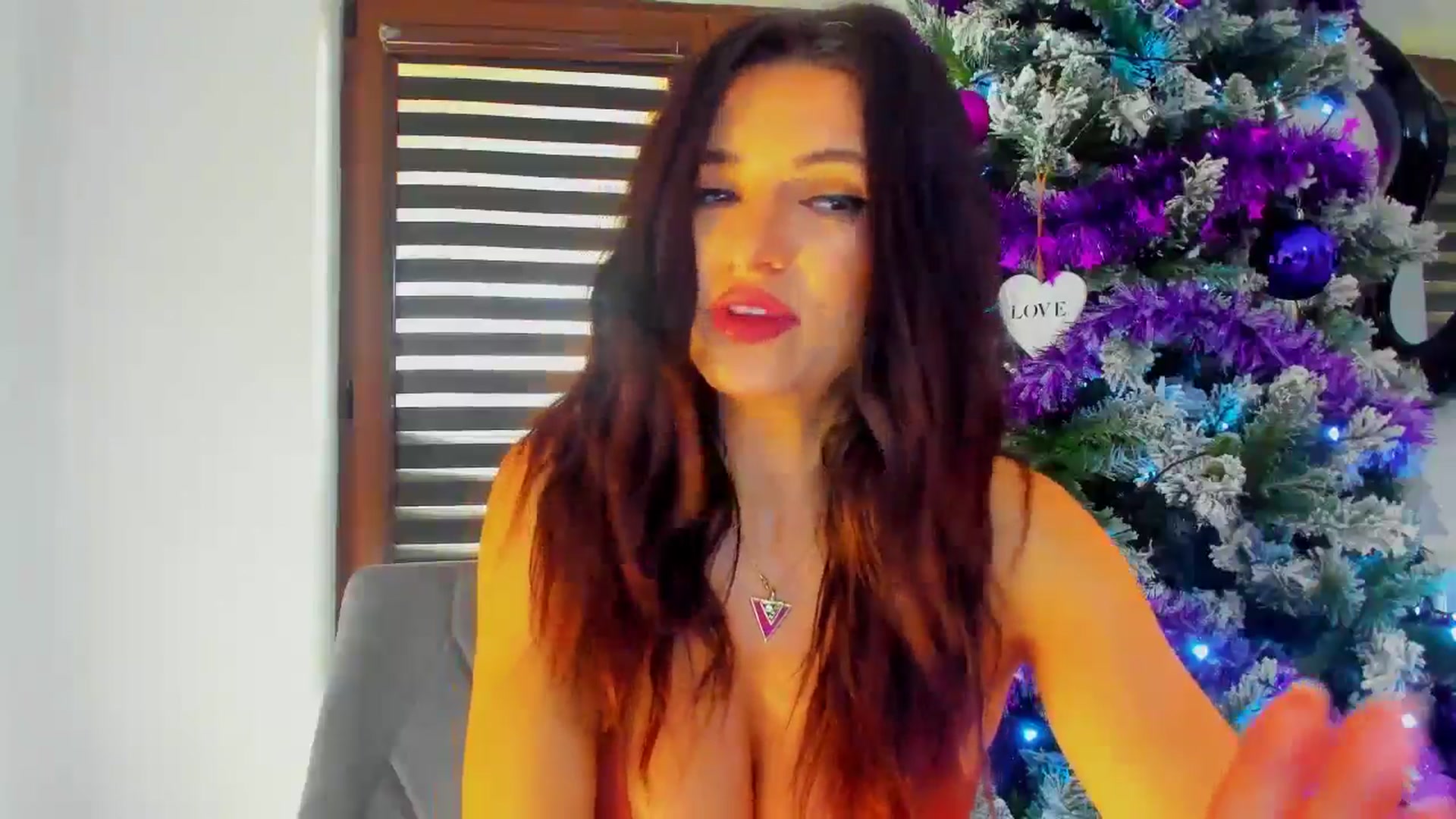 Gallery image thumbnail from AlexaNikole's myfreecams stream on, 12/16/2024, 13:01 image 5 of 20