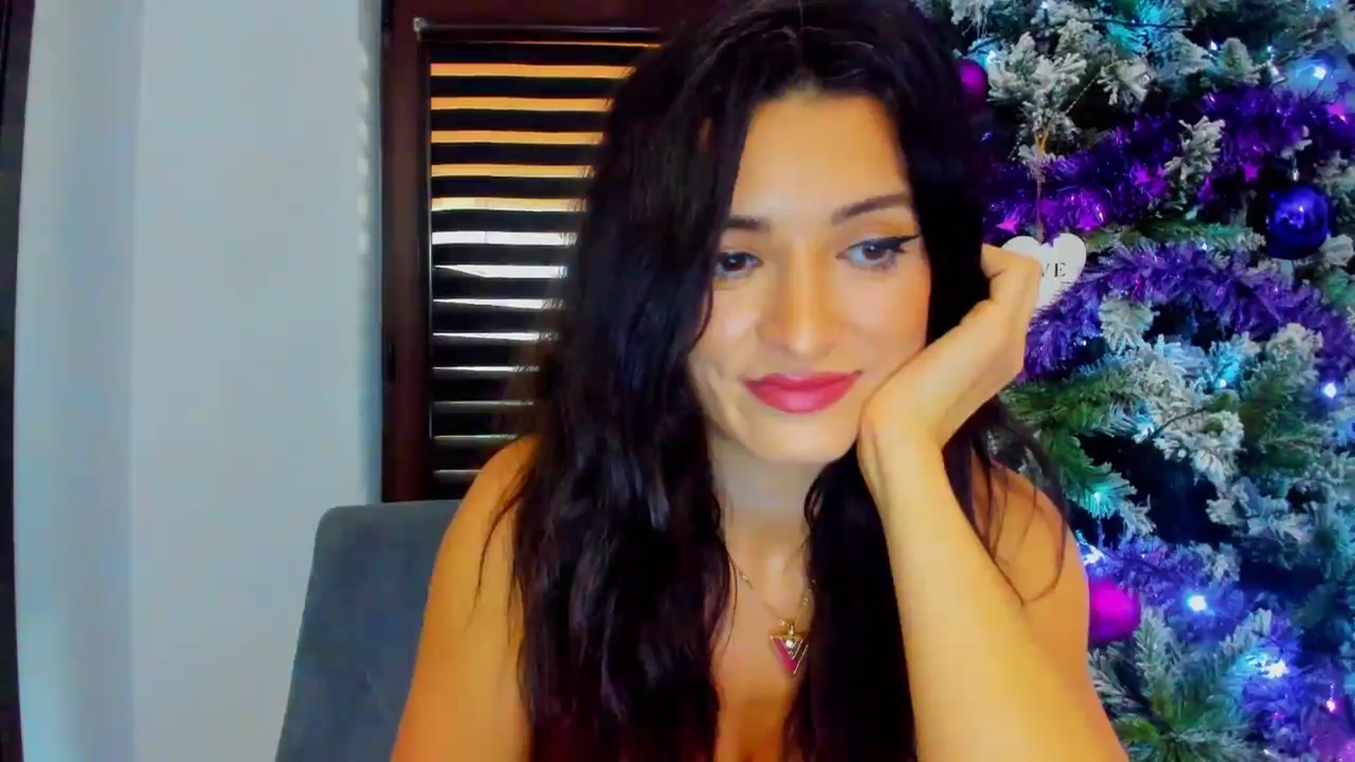 Gallery image thumbnail from AlexaNikole's myfreecams stream on, 12/16/2024, 13:01 image 19 of 20