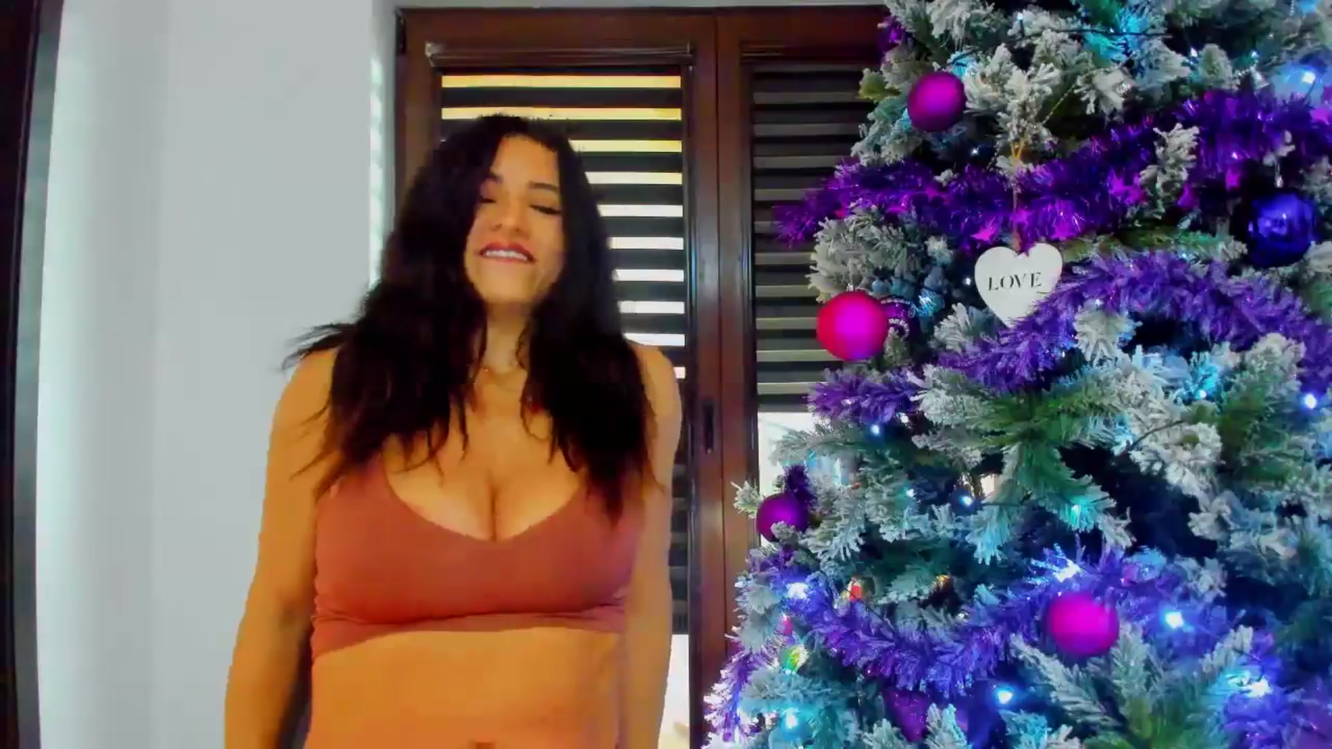 Gallery image thumbnail from AlexaNikole's myfreecams stream on, 12/16/2024, 13:01 image 2 of 20