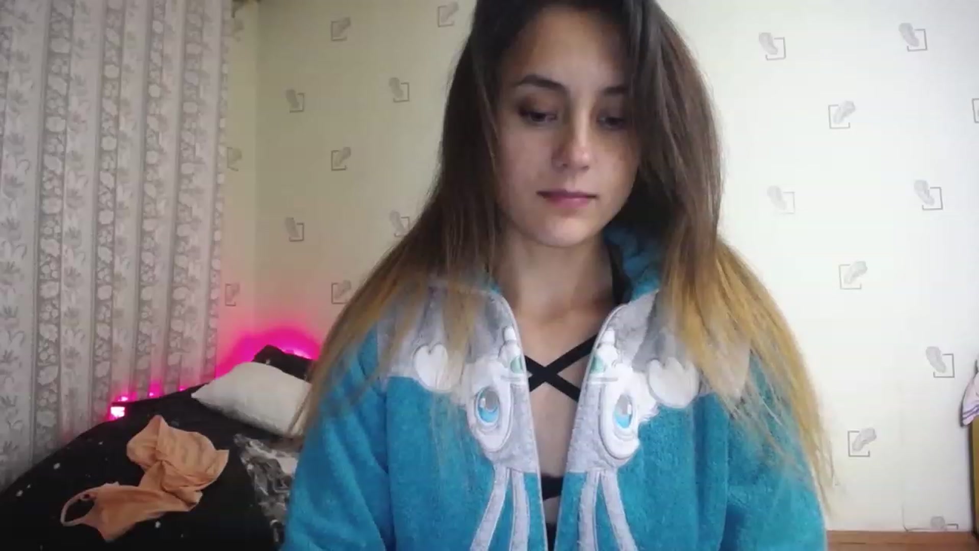 Gallery image thumbnail from AlexaPirania's myfreecams stream on, 11/19/2022, 01:14 image 5 of 20