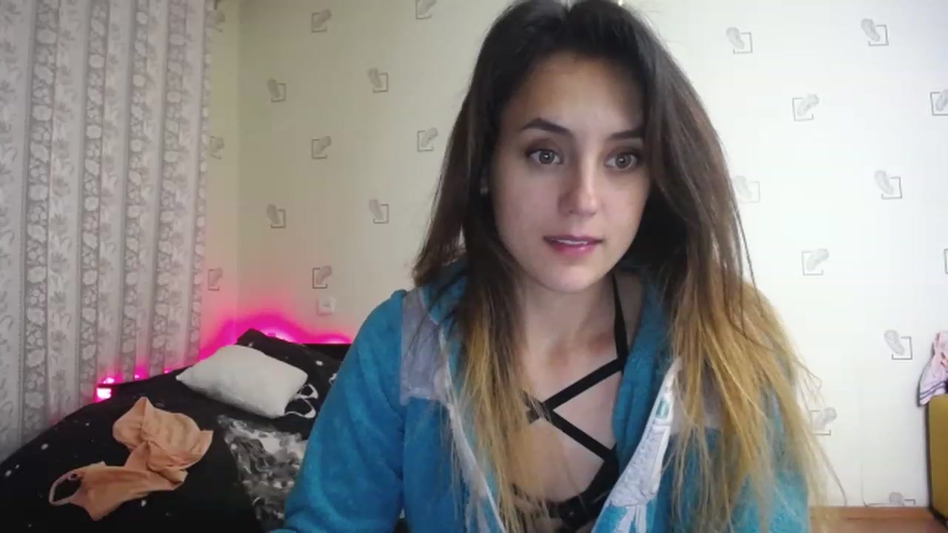 Gallery image thumbnail from AlexaPirania's myfreecams stream on, 11/19/2022, 01:14 image 20 of 20