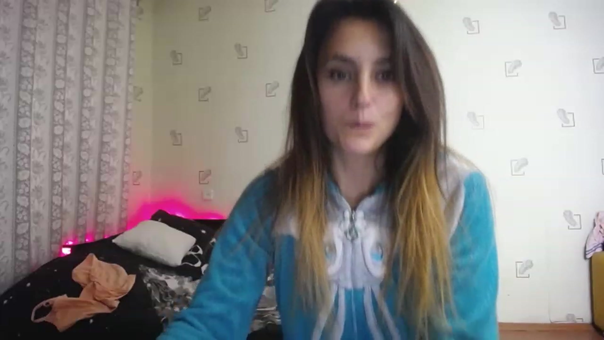 Gallery image thumbnail from AlexaPirania's myfreecams stream on, 11/19/2022, 01:14 image 17 of 20