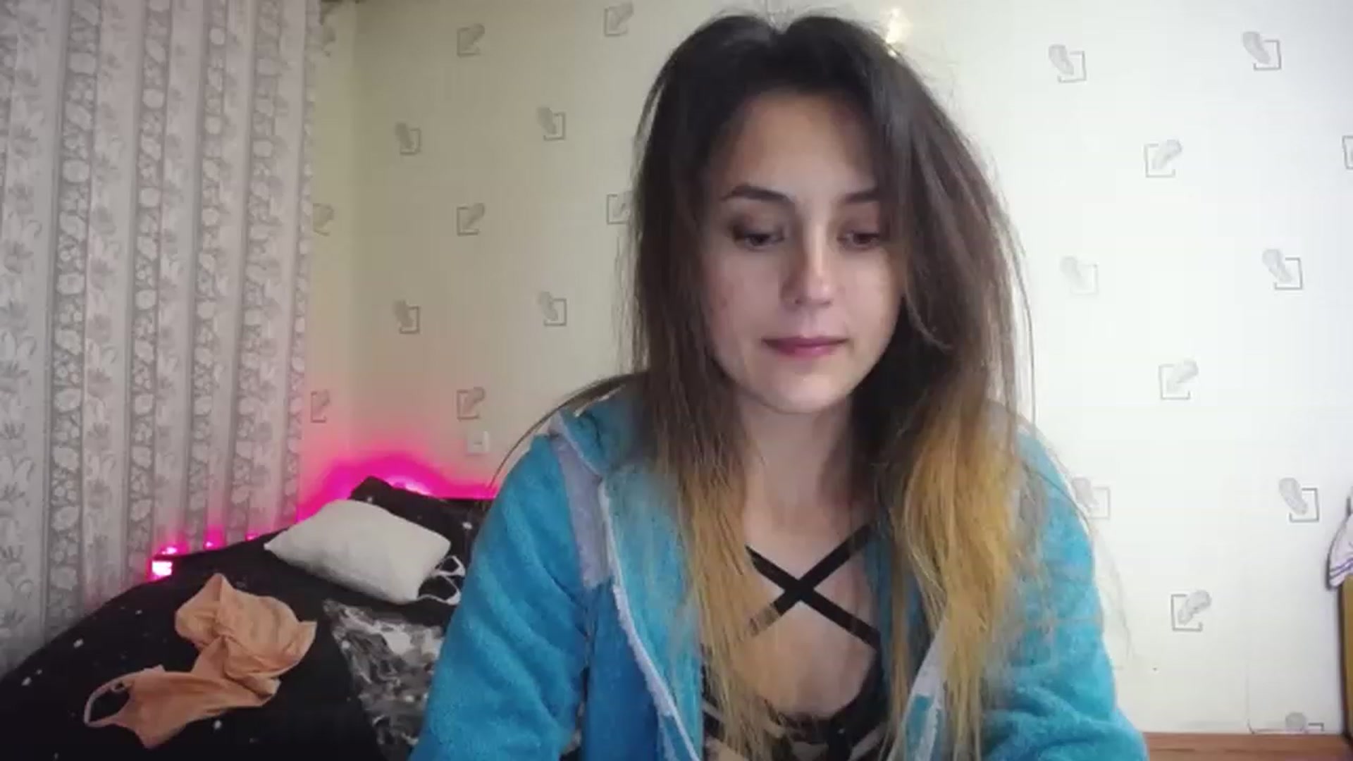 Gallery image thumbnail from AlexaPirania's myfreecams stream on, 11/19/2022, 01:14 image 7 of 20