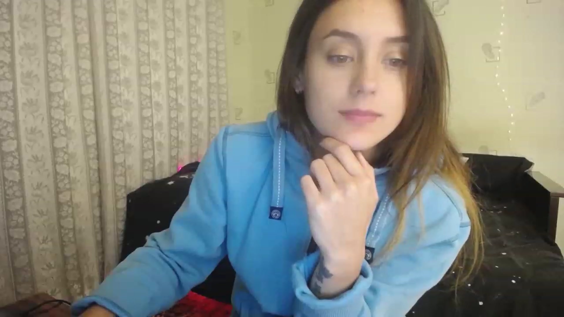 Gallery image thumbnail from AlexaPirania's myfreecams stream on, 11/29/2022, 24:07 image 16 of 20