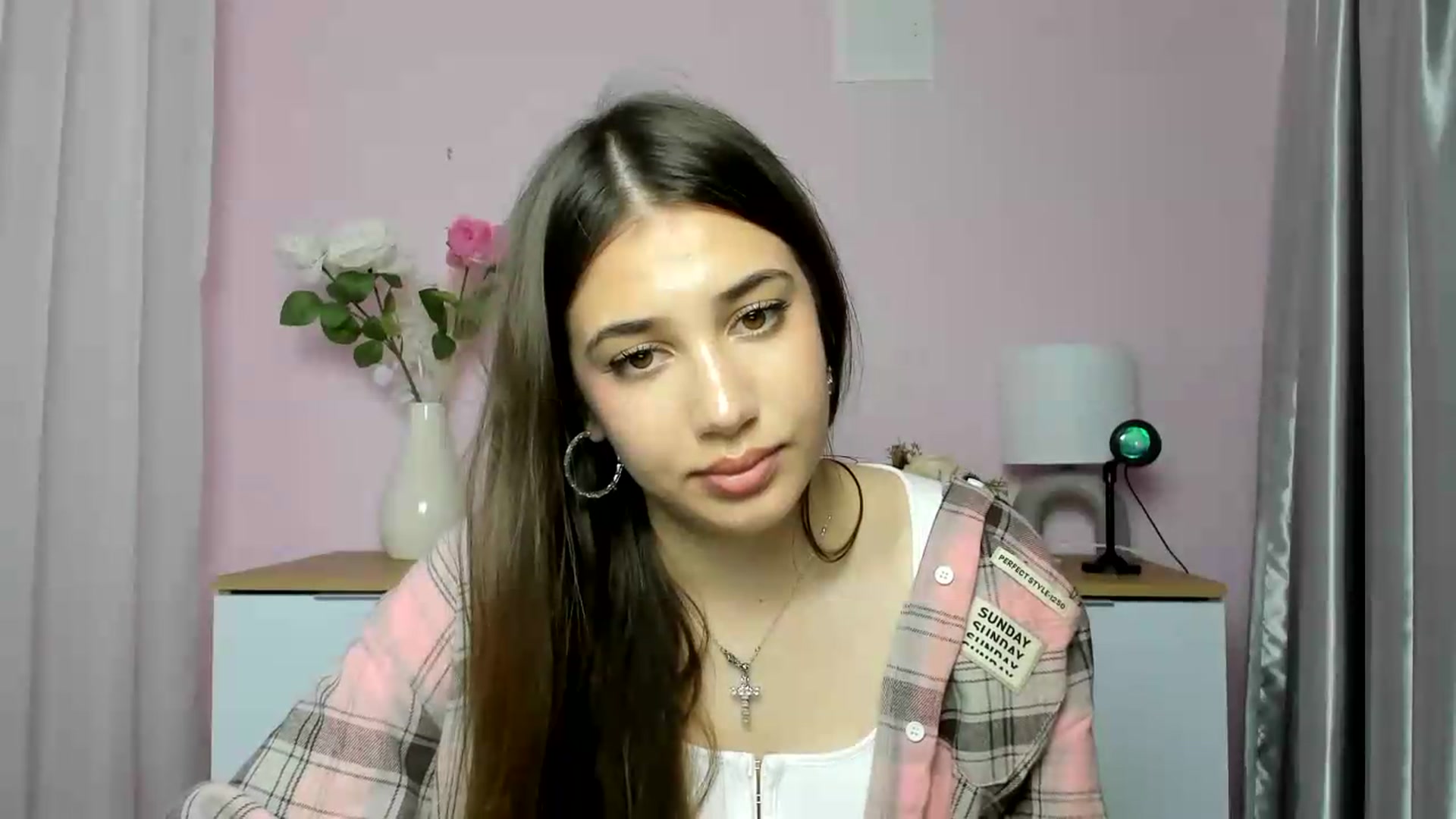 Gallery image thumbnail from AlexaPirs's myfreecams stream on, 05/20/2026, 16:36 image 8 of 20