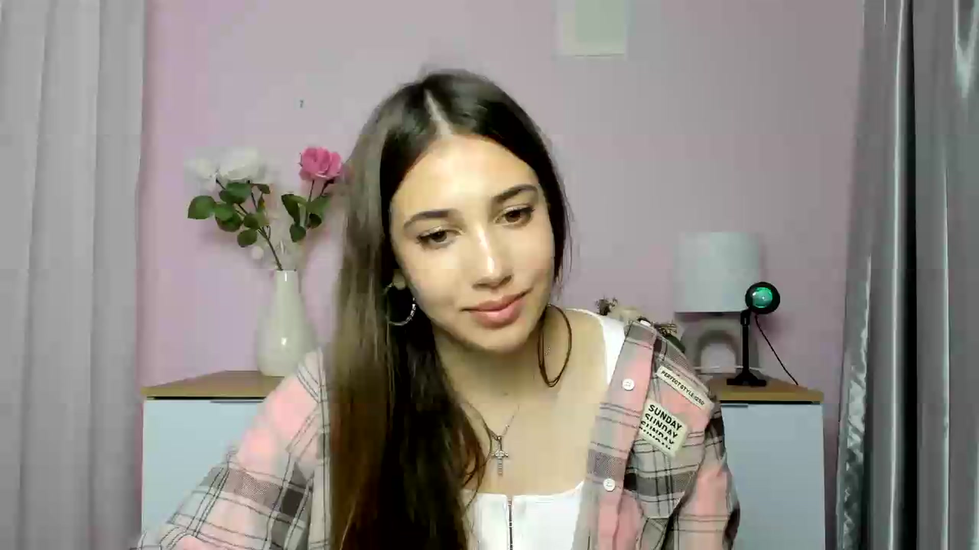 Gallery image thumbnail from AlexaPirs's myfreecams stream on, 05/20/2026, 16:36 image 19 of 20