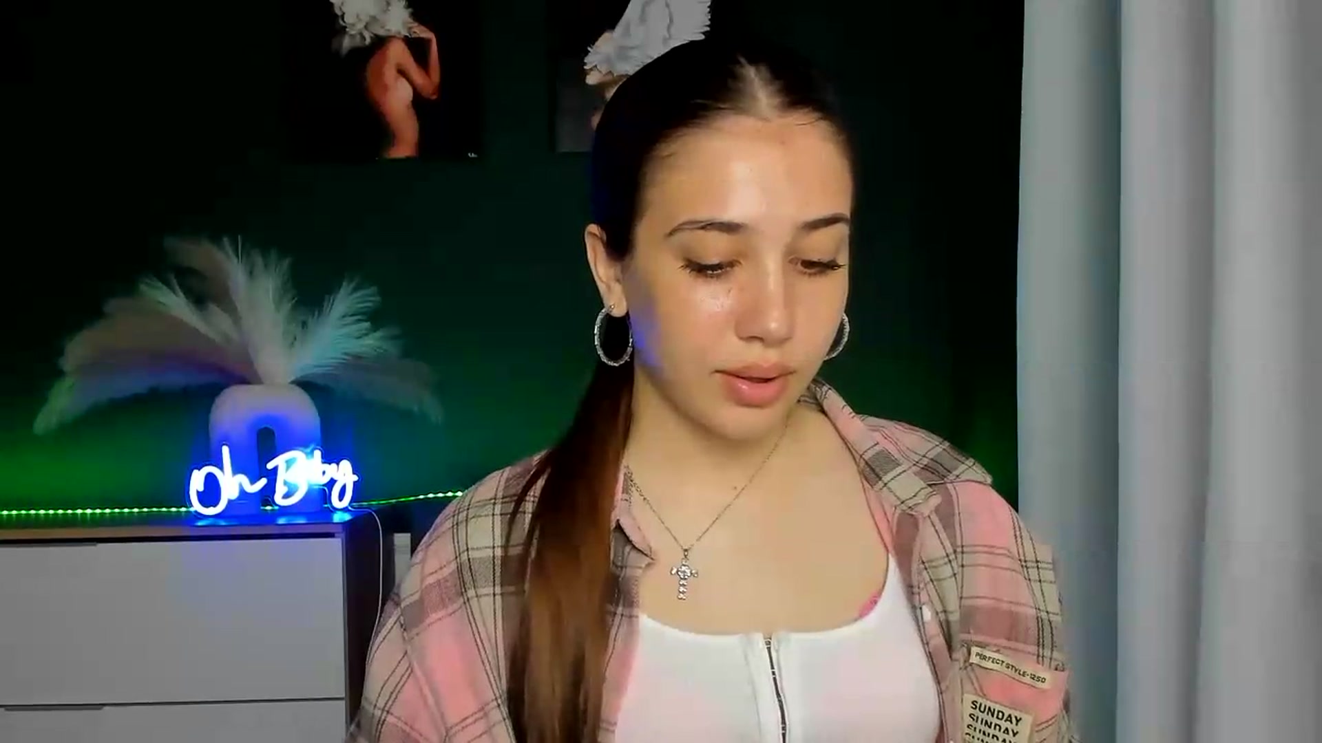 Gallery image thumbnail from AlexaPirs's myfreecams stream on, 05/21/2026, 13:29 image 20 of 20