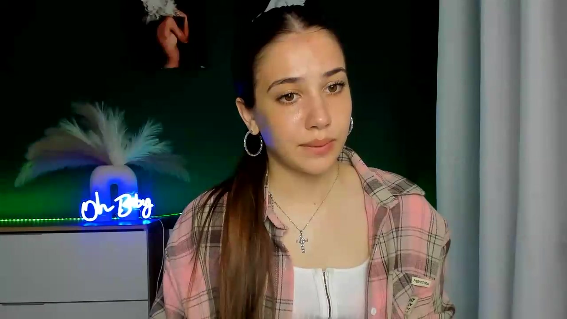 Gallery image thumbnail from AlexaPirs's myfreecams stream on, 05/21/2026, 13:29 image 6 of 20