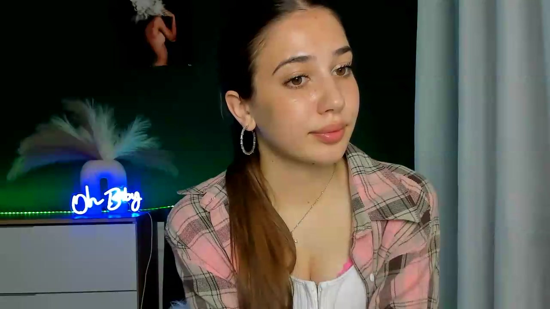 Gallery image thumbnail from AlexaPirs's myfreecams stream on, 05/21/2026, 15:54 image 19 of 20