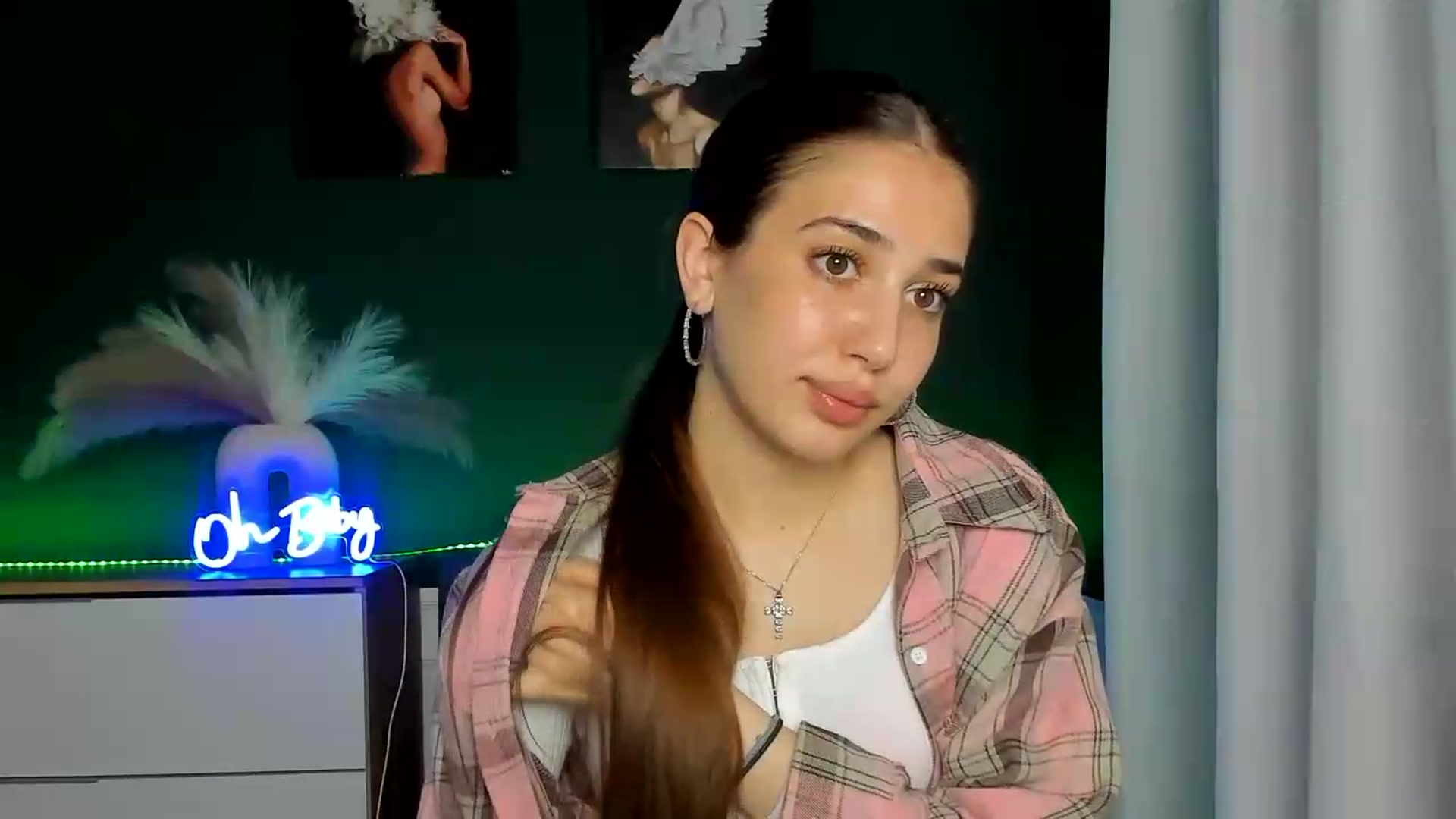 Gallery image thumbnail from AlexaPirs's myfreecams stream on, 05/21/2026, 15:54 image 5 of 20