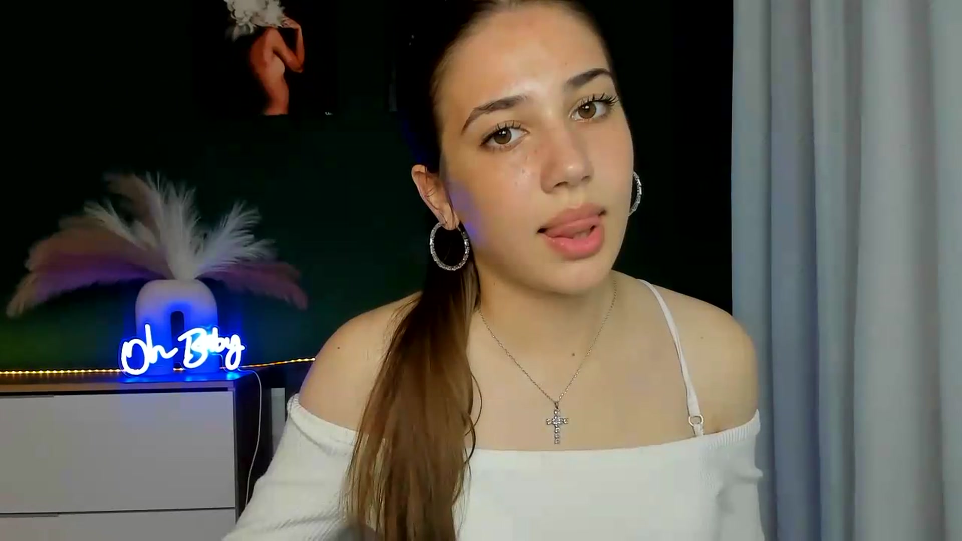 Gallery image thumbnail from AlexaPirs's myfreecams stream on, 05/22/2026, 13:36 image 10 of 20