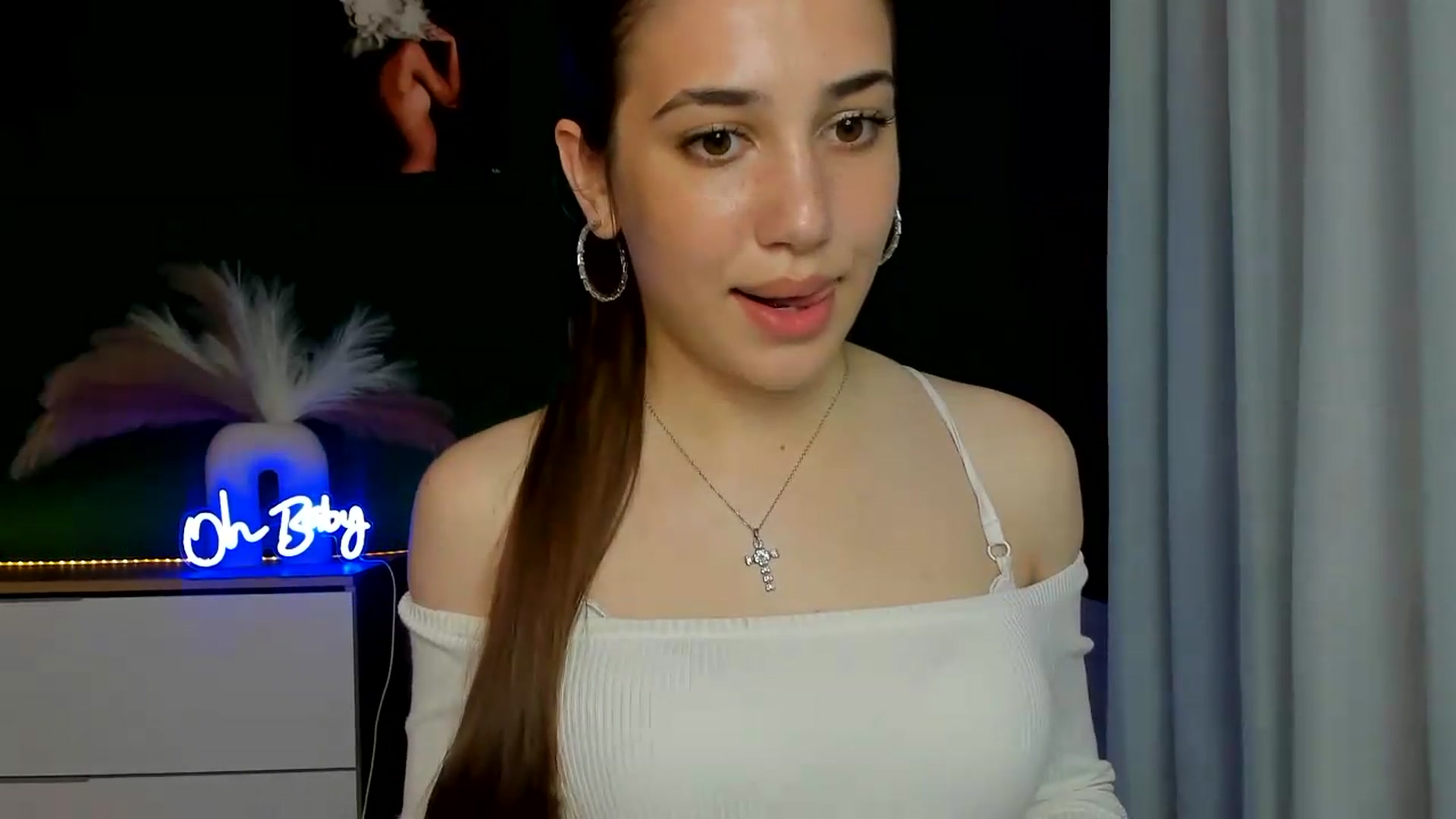 Gallery image thumbnail from AlexaPirs's myfreecams stream on, 05/22/2026, 13:36 image 15 of 20