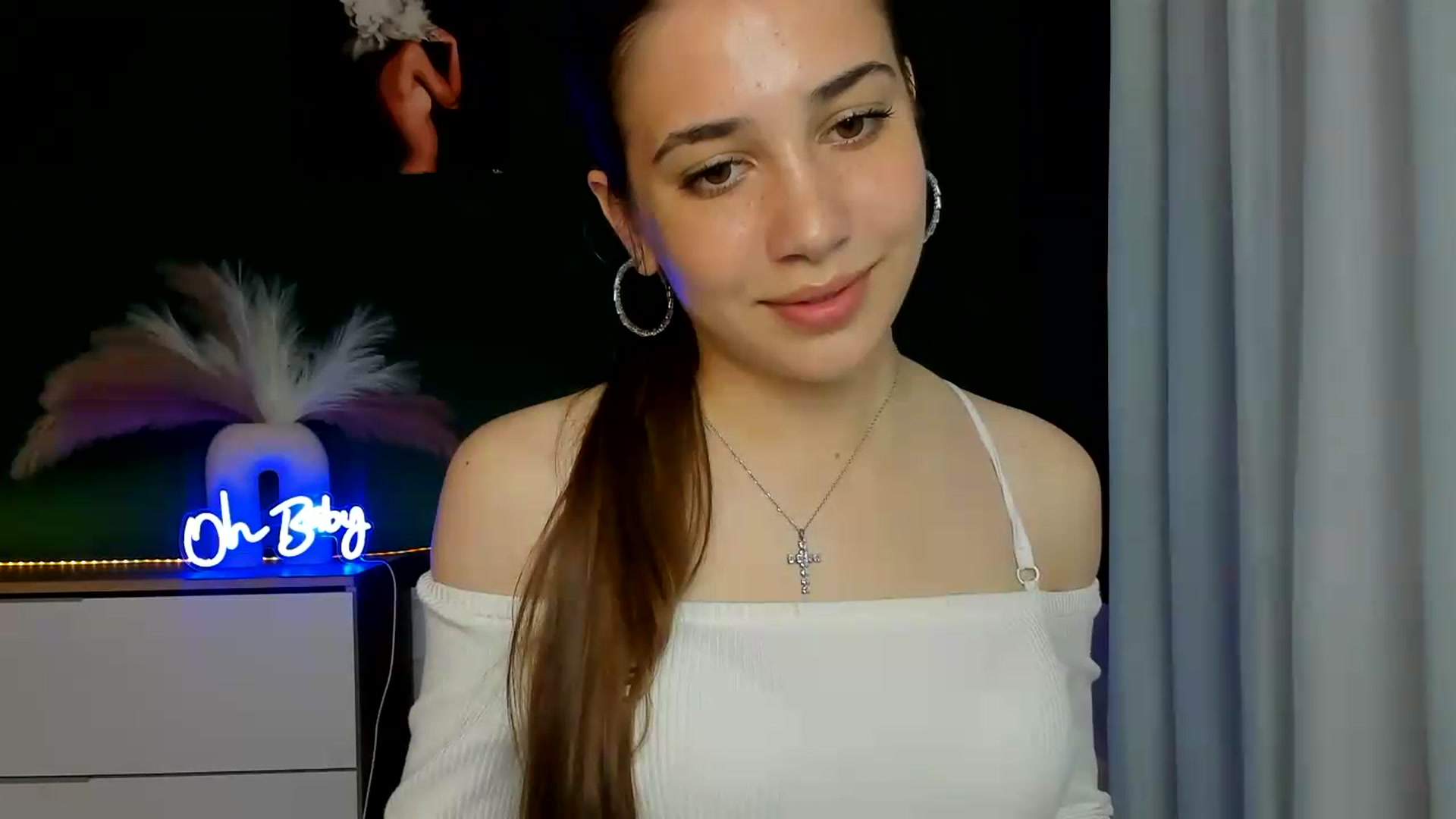 Gallery image thumbnail from AlexaPirs's myfreecams stream on, 05/22/2026, 13:36 image 14 of 20