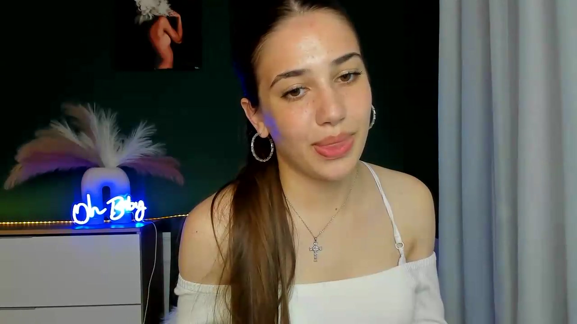 Gallery image thumbnail from AlexaPirs's myfreecams stream on, 05/22/2026, 14:44 image 16 of 20