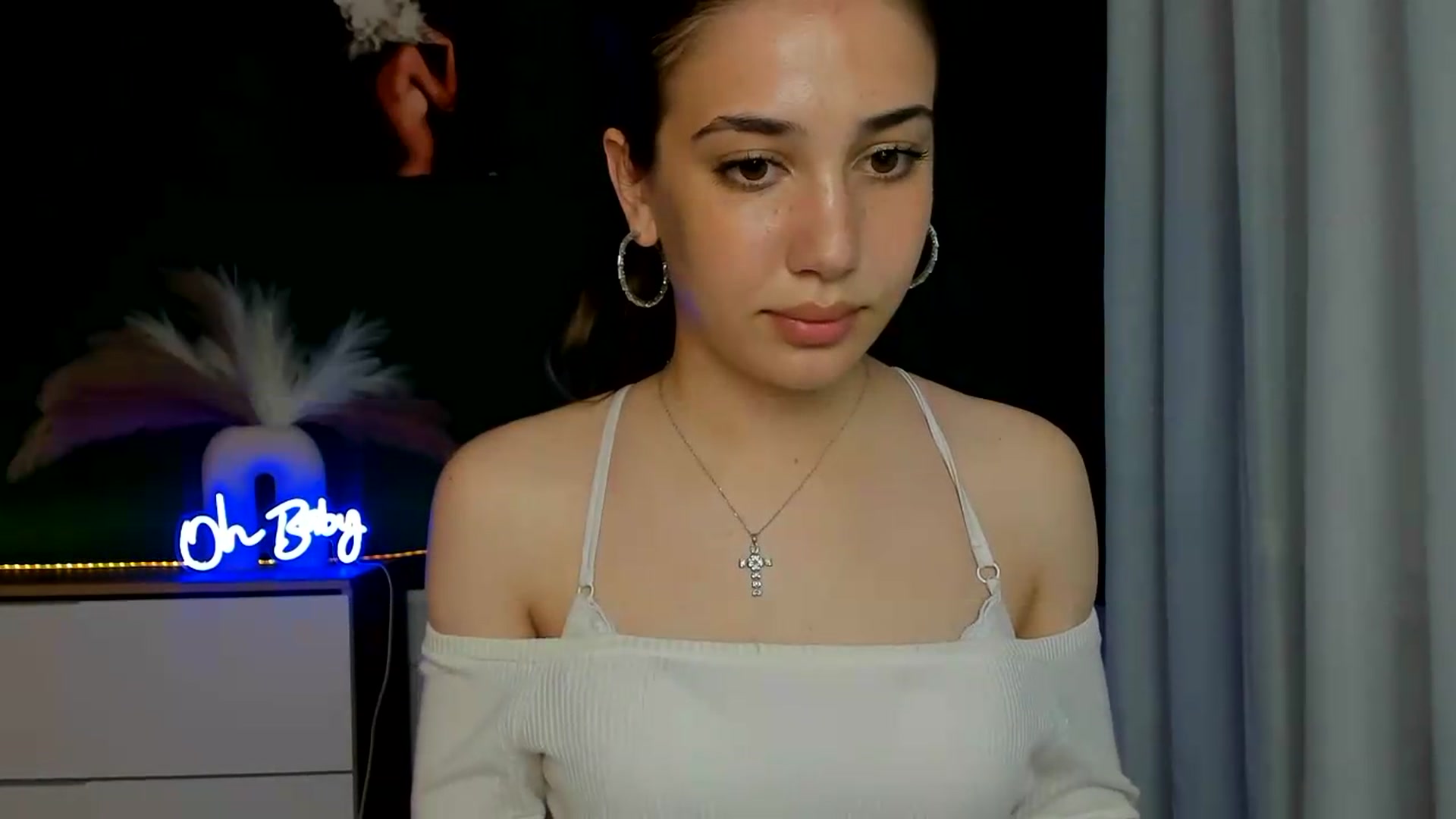 Gallery image thumbnail from AlexaPirs's myfreecams stream on, 05/22/2026, 14:44 image 13 of 20