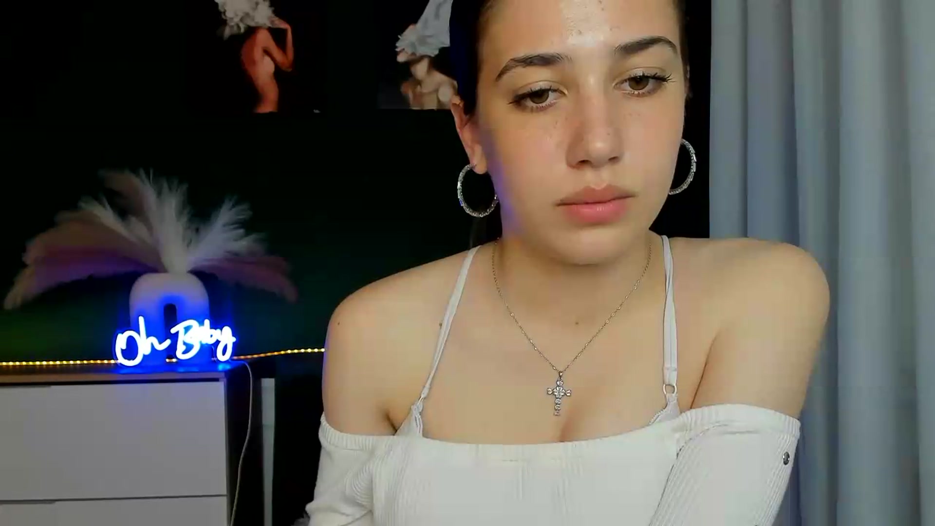Gallery image thumbnail from AlexaPirs's myfreecams stream on, 05/22/2026, 14:44 image 12 of 20