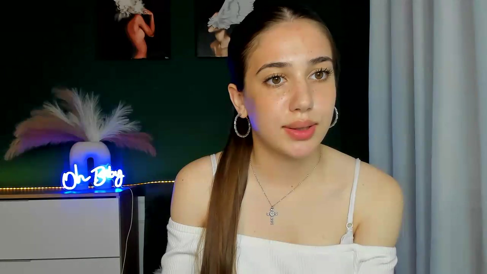 Gallery image thumbnail from AlexaPirs's myfreecams stream on, 05/22/2026, 15:54 image 13 of 20