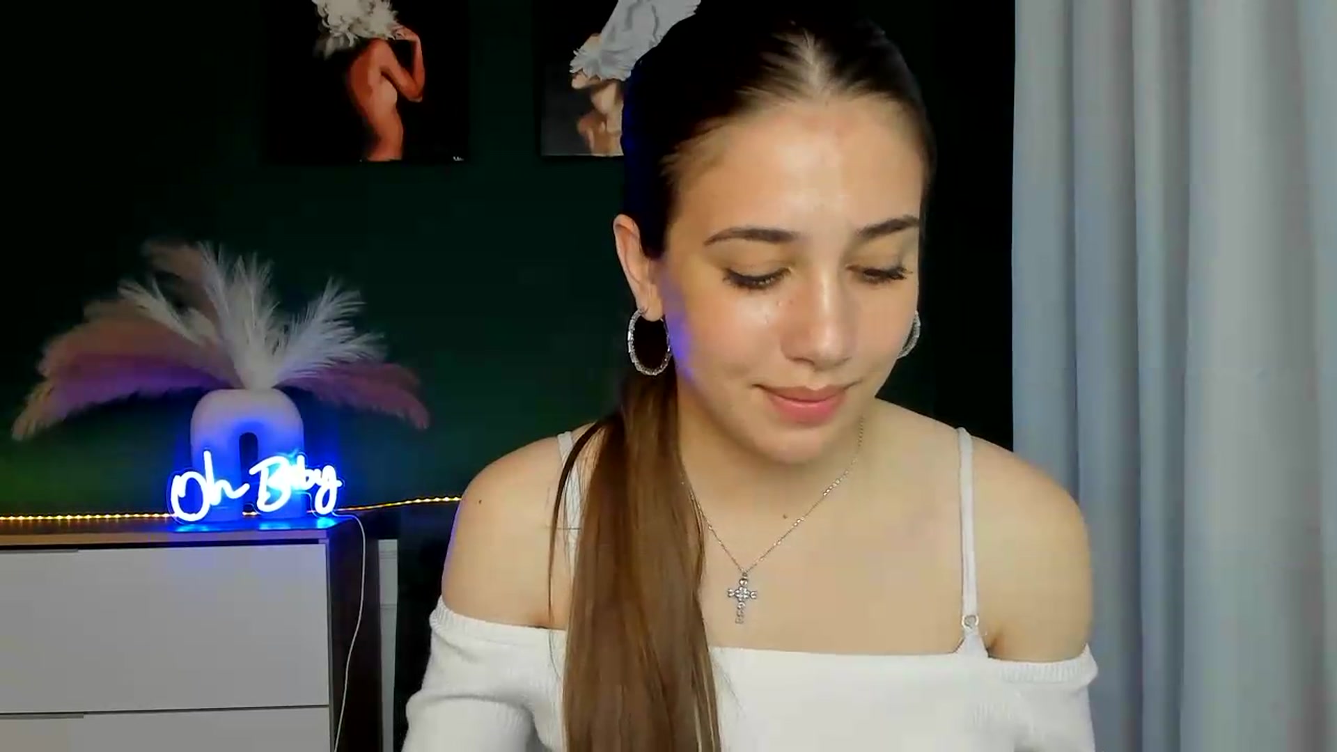 Gallery image thumbnail from AlexaPirs's myfreecams stream on, 05/22/2026, 15:54 image 17 of 20