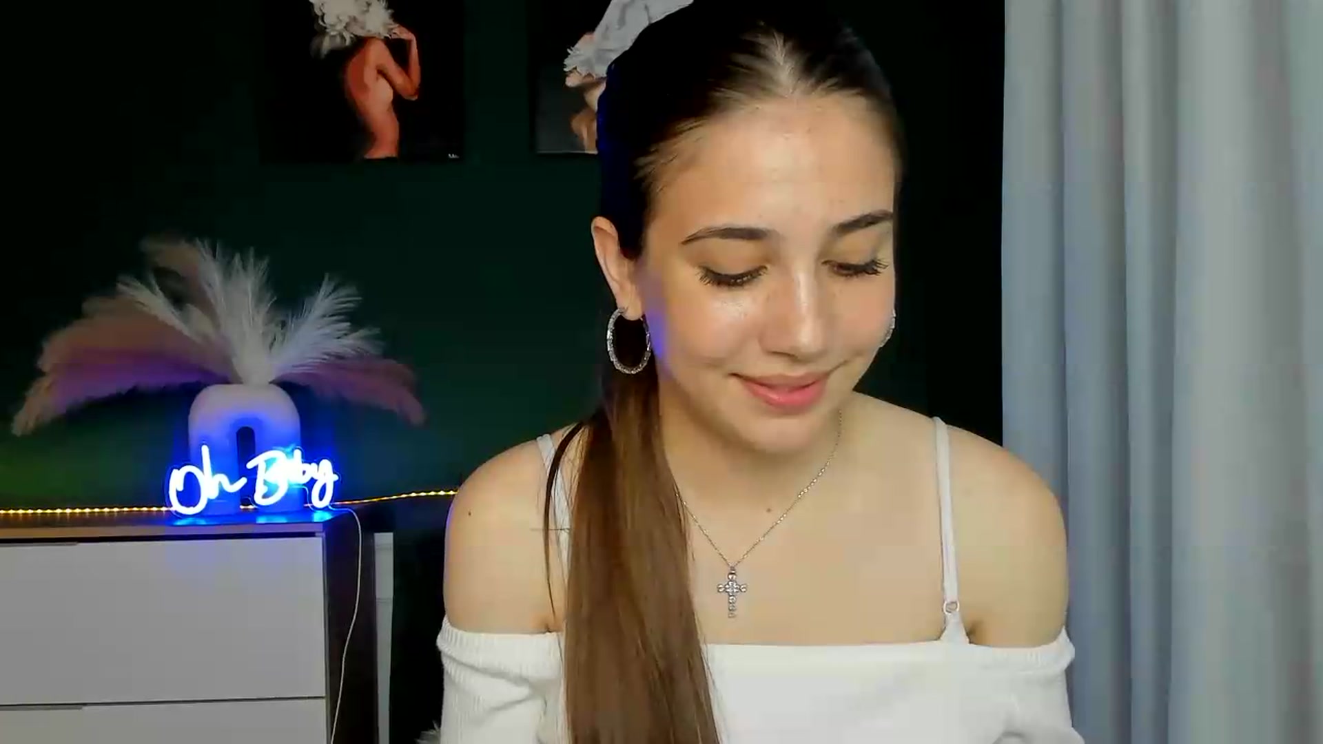 Gallery image thumbnail from AlexaPirs's myfreecams stream on, 05/22/2026, 15:54 image 16 of 20