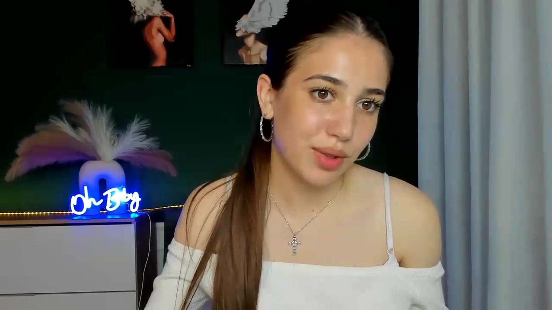 Gallery image thumbnail from AlexaPirs's myfreecams stream on, 05/22/2026, 15:54 image 19 of 20