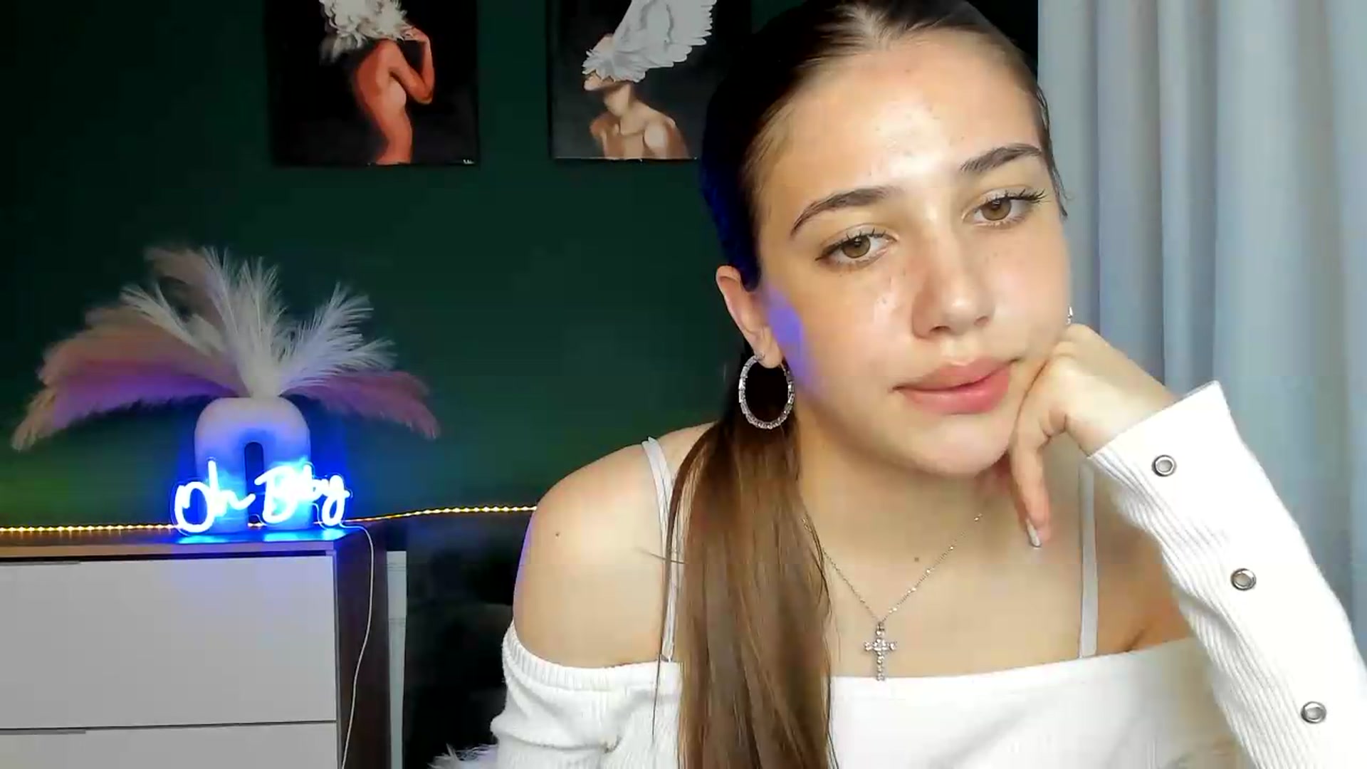 Gallery image thumbnail from AlexaPirs's myfreecams stream on, 05/22/2026, 15:54 image 14 of 20
