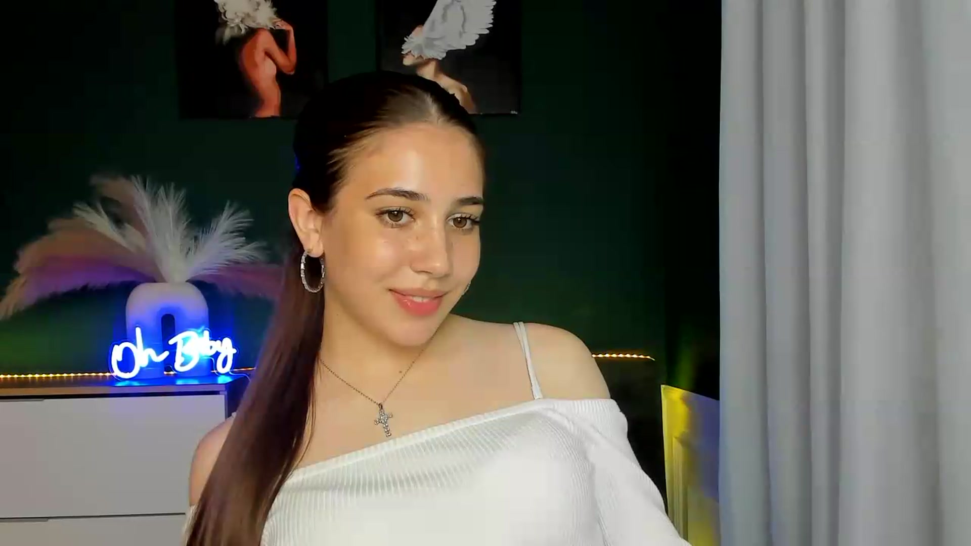Gallery image thumbnail from AlexaPirs's myfreecams stream on, 05/22/2026, 16:47 image 14 of 20