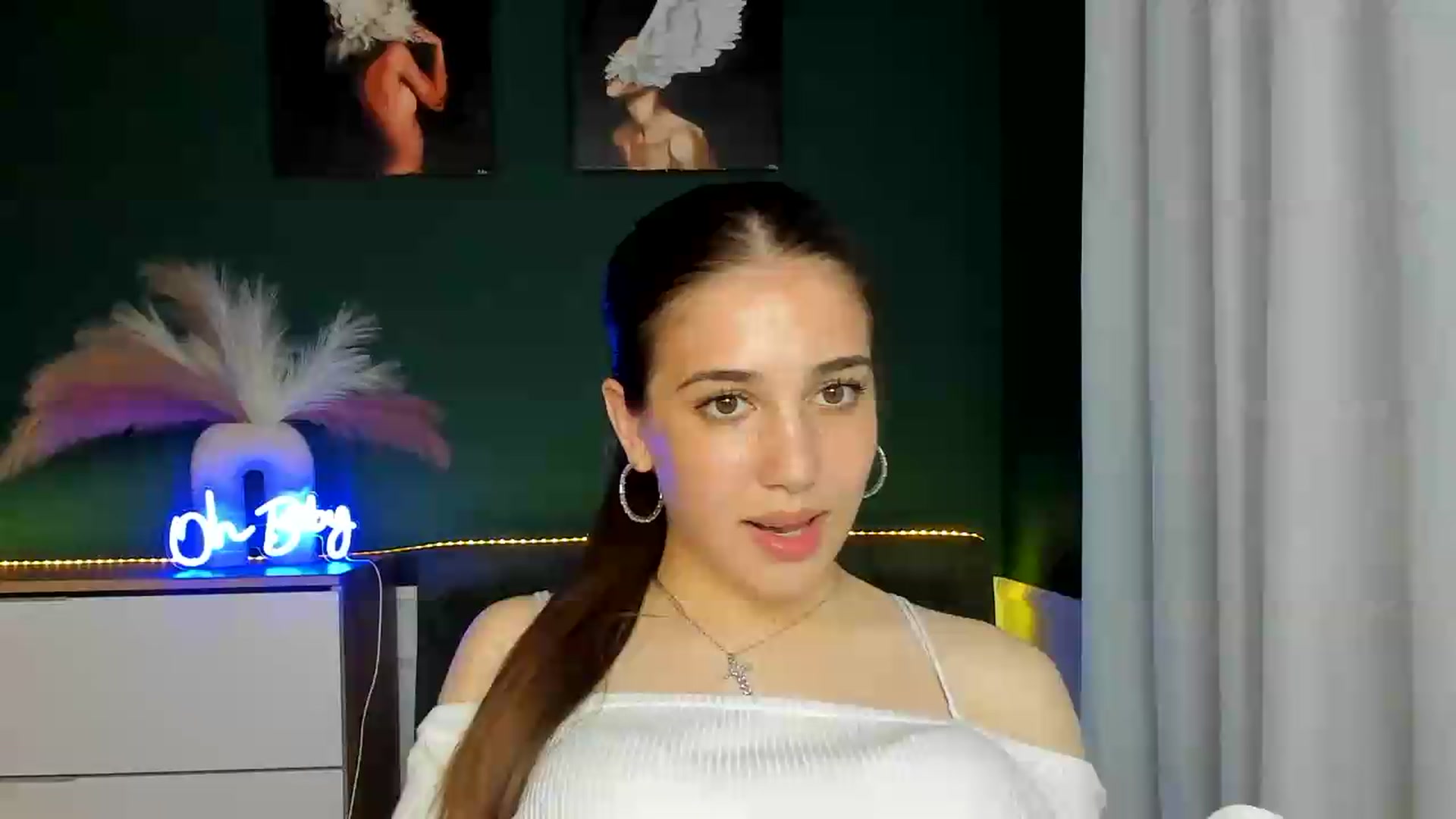 Gallery image thumbnail from AlexaPirs's myfreecams stream on, 05/22/2026, 16:47 image 1 of 20
