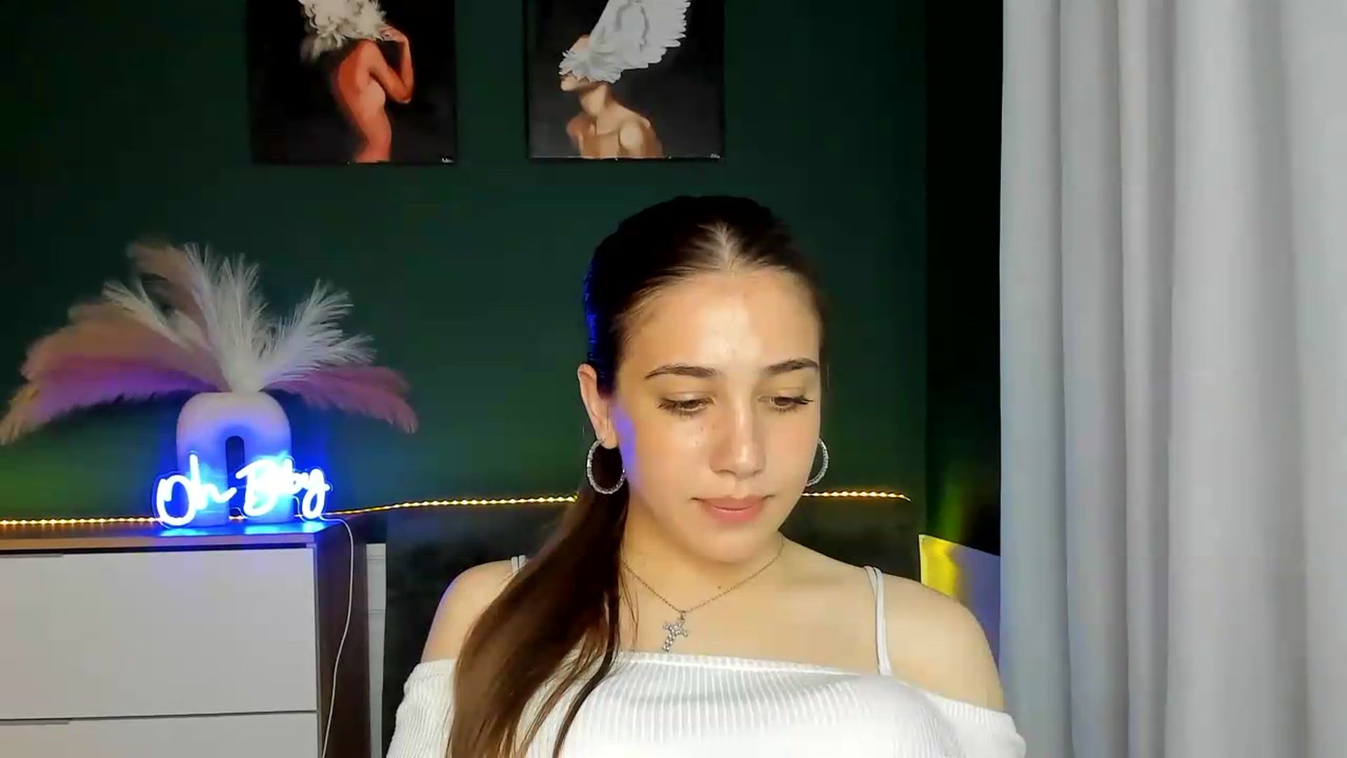 Gallery image thumbnail from AlexaPirs's myfreecams stream on, 05/22/2026, 16:47 image 7 of 20