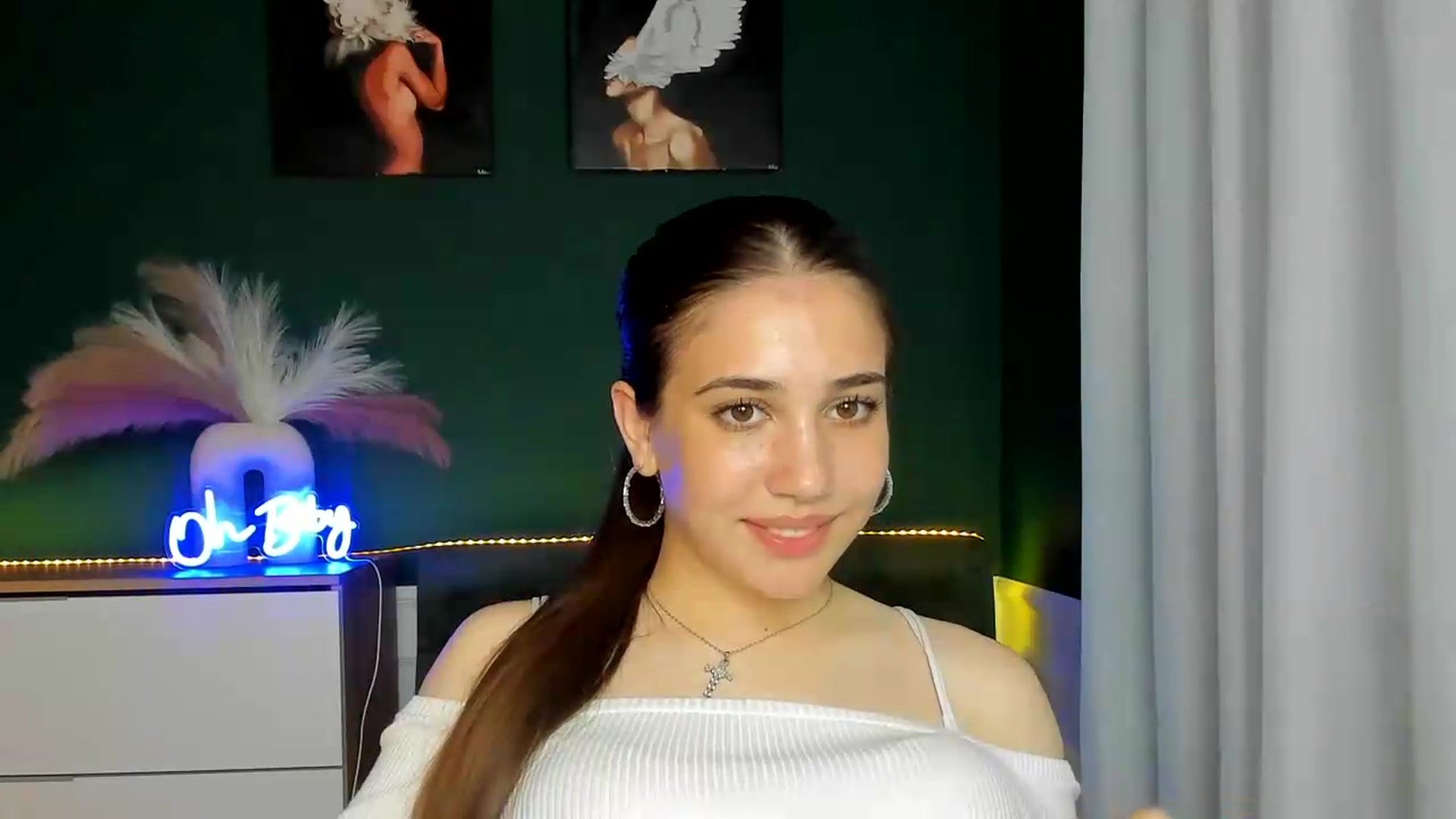 Gallery image thumbnail from AlexaPirs's myfreecams stream on, 05/22/2026, 16:47 image 5 of 20