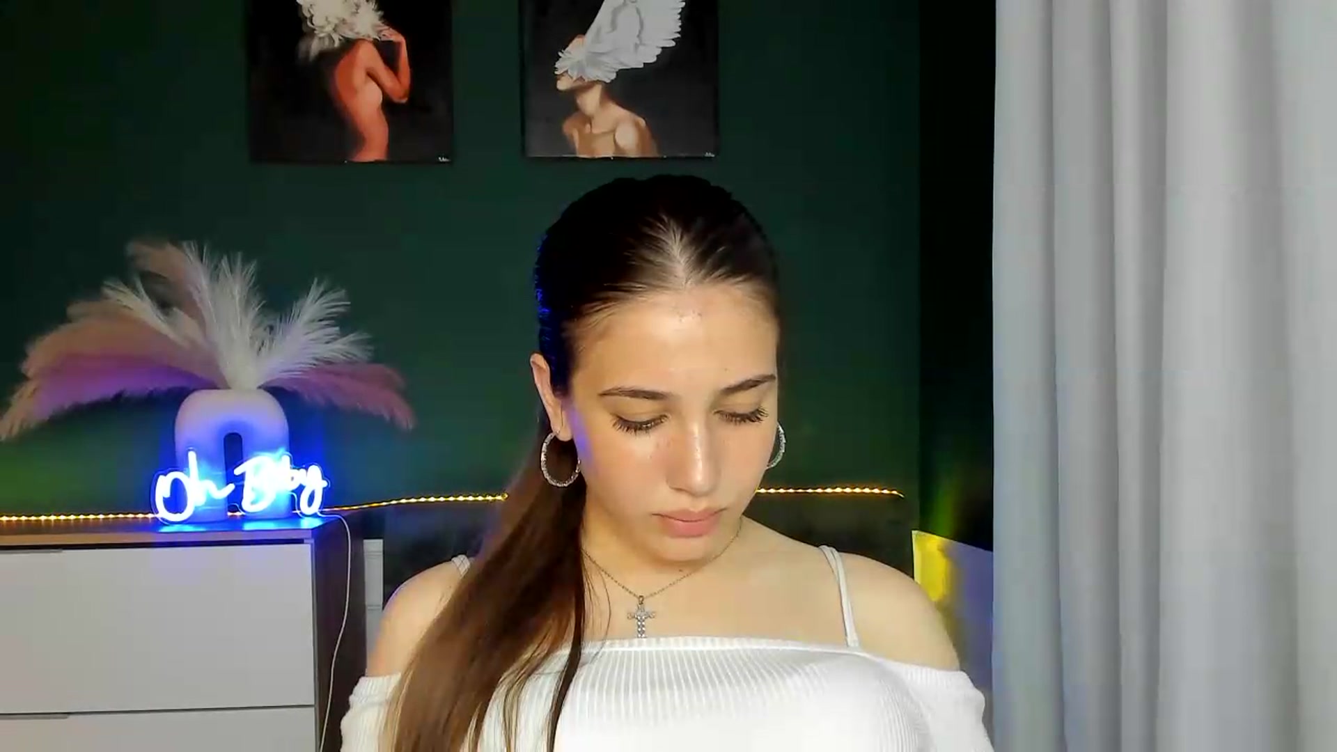 Gallery image thumbnail from AlexaPirs's myfreecams stream on, 05/22/2026, 16:47 image 10 of 20