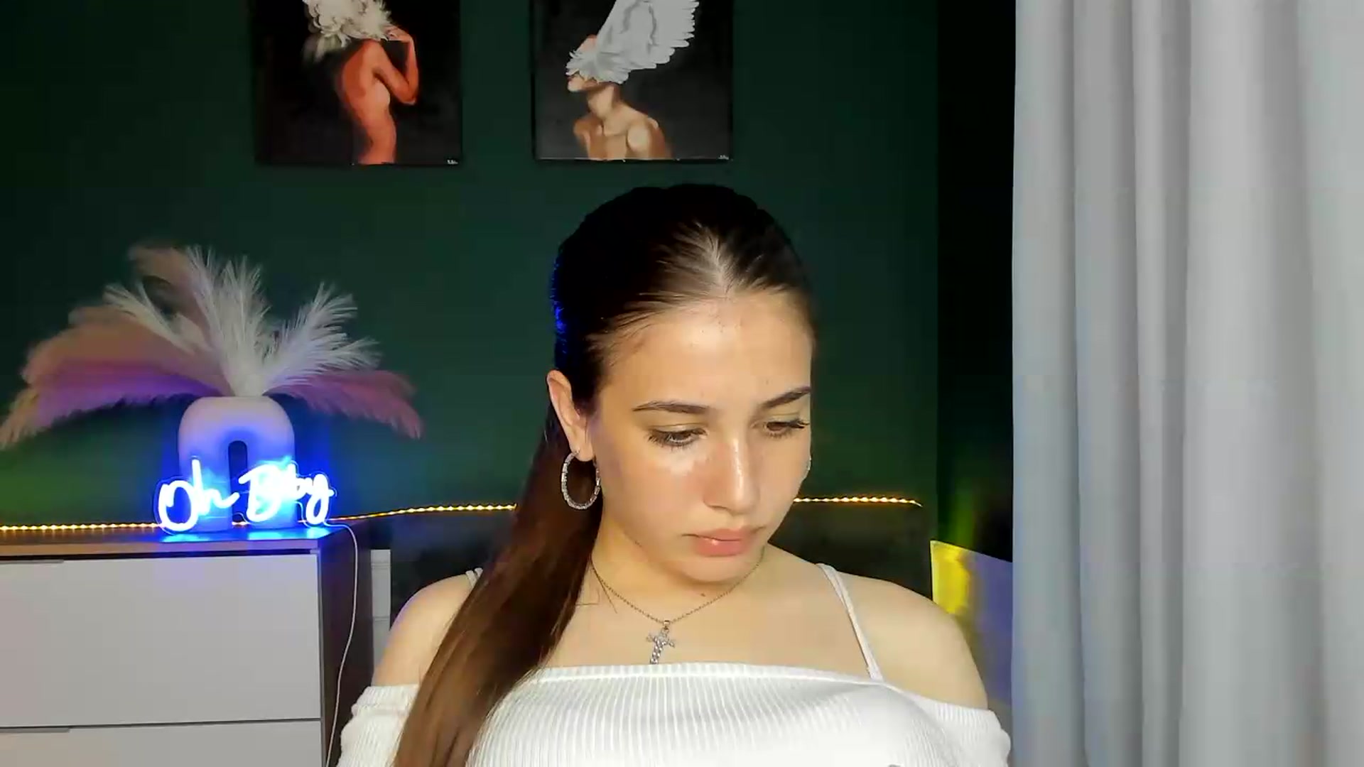 Gallery image thumbnail from AlexaPirs's myfreecams stream on, 05/22/2026, 16:47 image 4 of 20
