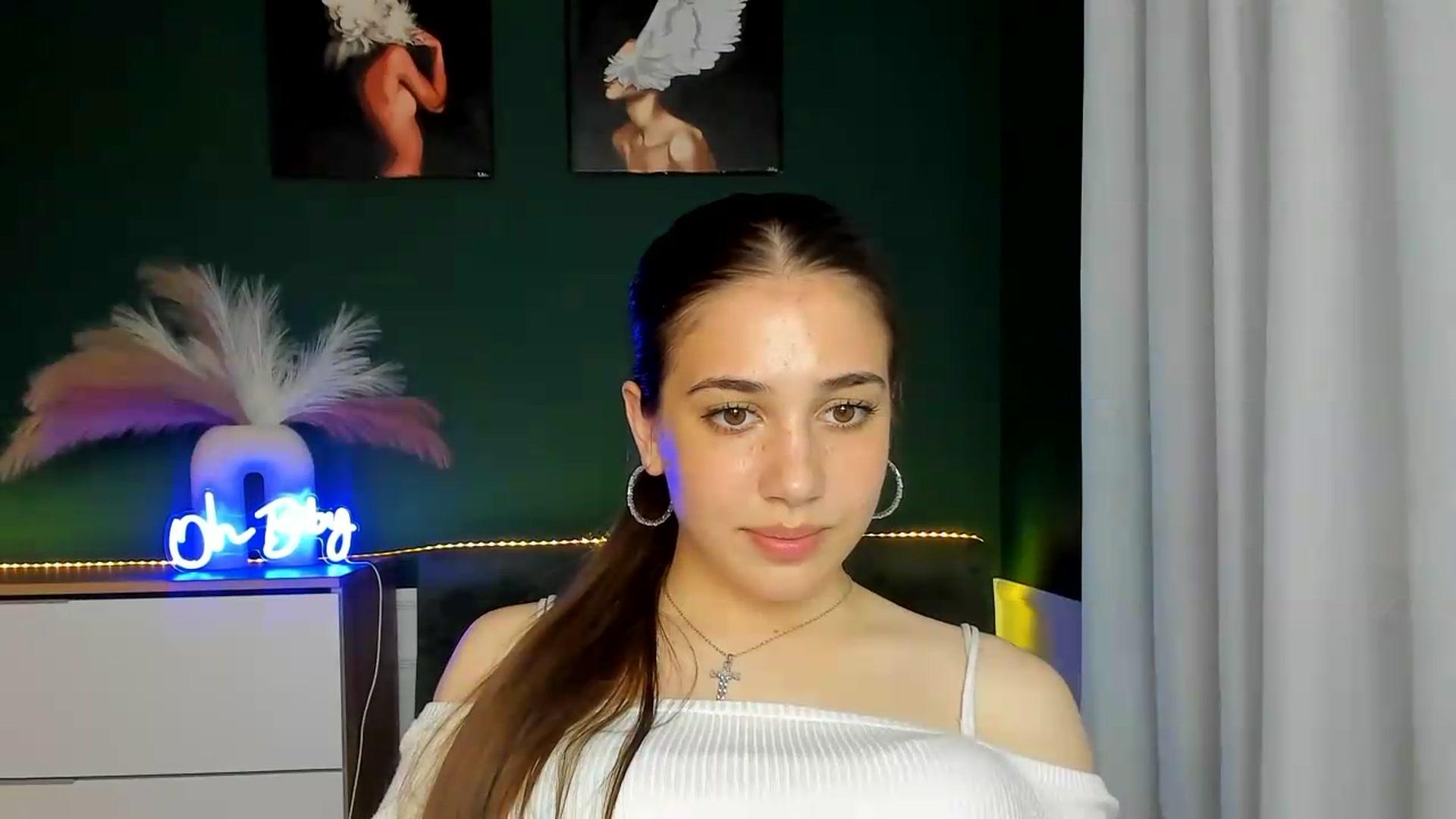 Gallery image thumbnail from AlexaPirs's myfreecams stream on, 05/22/2026, 16:47 image 12 of 20