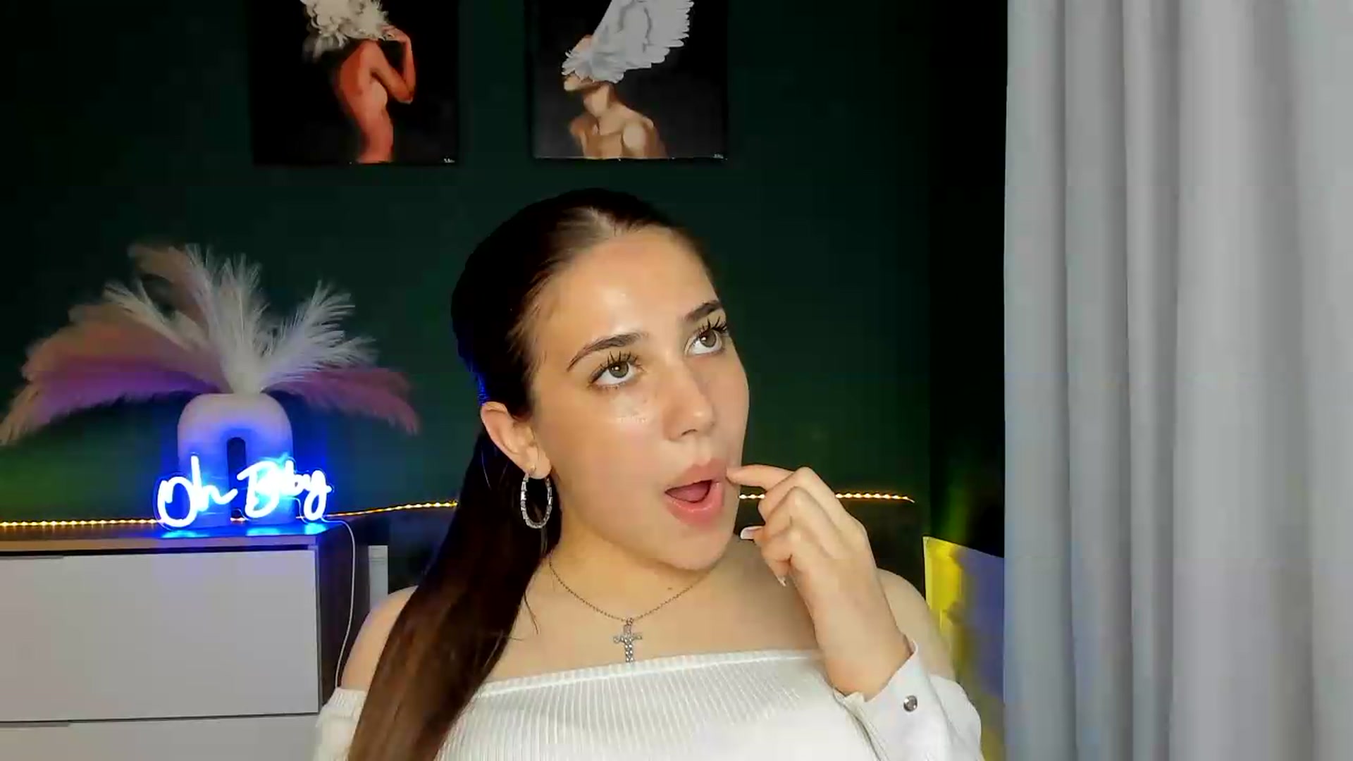 Gallery image thumbnail from AlexaPirs's myfreecams stream on, 05/22/2026, 16:47 image 2 of 20