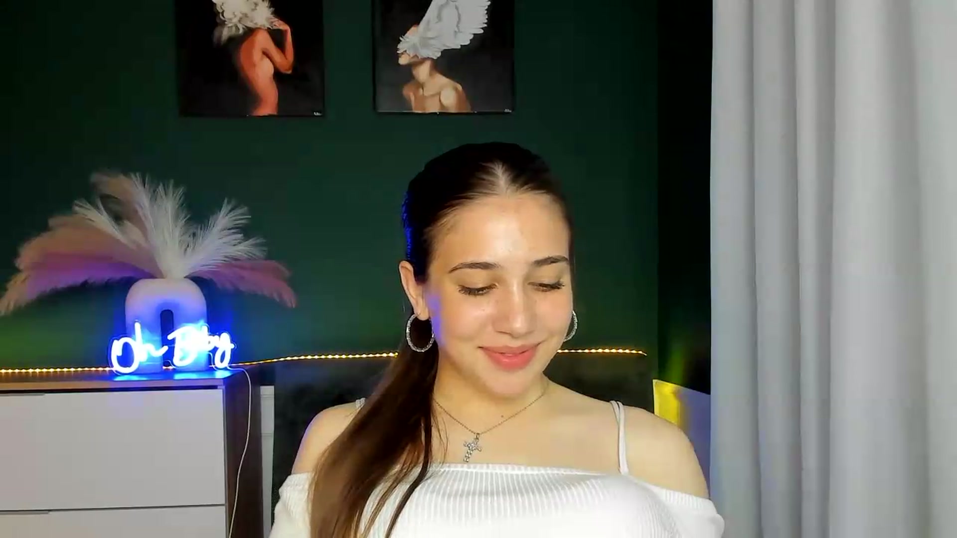 Gallery image thumbnail from AlexaPirs's myfreecams stream on, 05/22/2026, 16:47 image 8 of 20