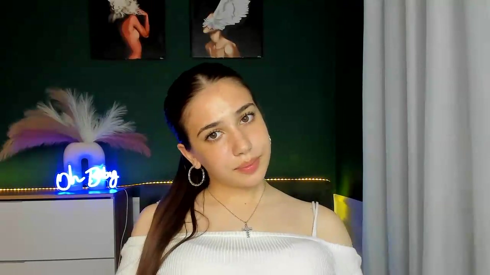 Gallery image thumbnail from AlexaPirs's myfreecams stream on, 05/22/2026, 16:47 image 17 of 20
