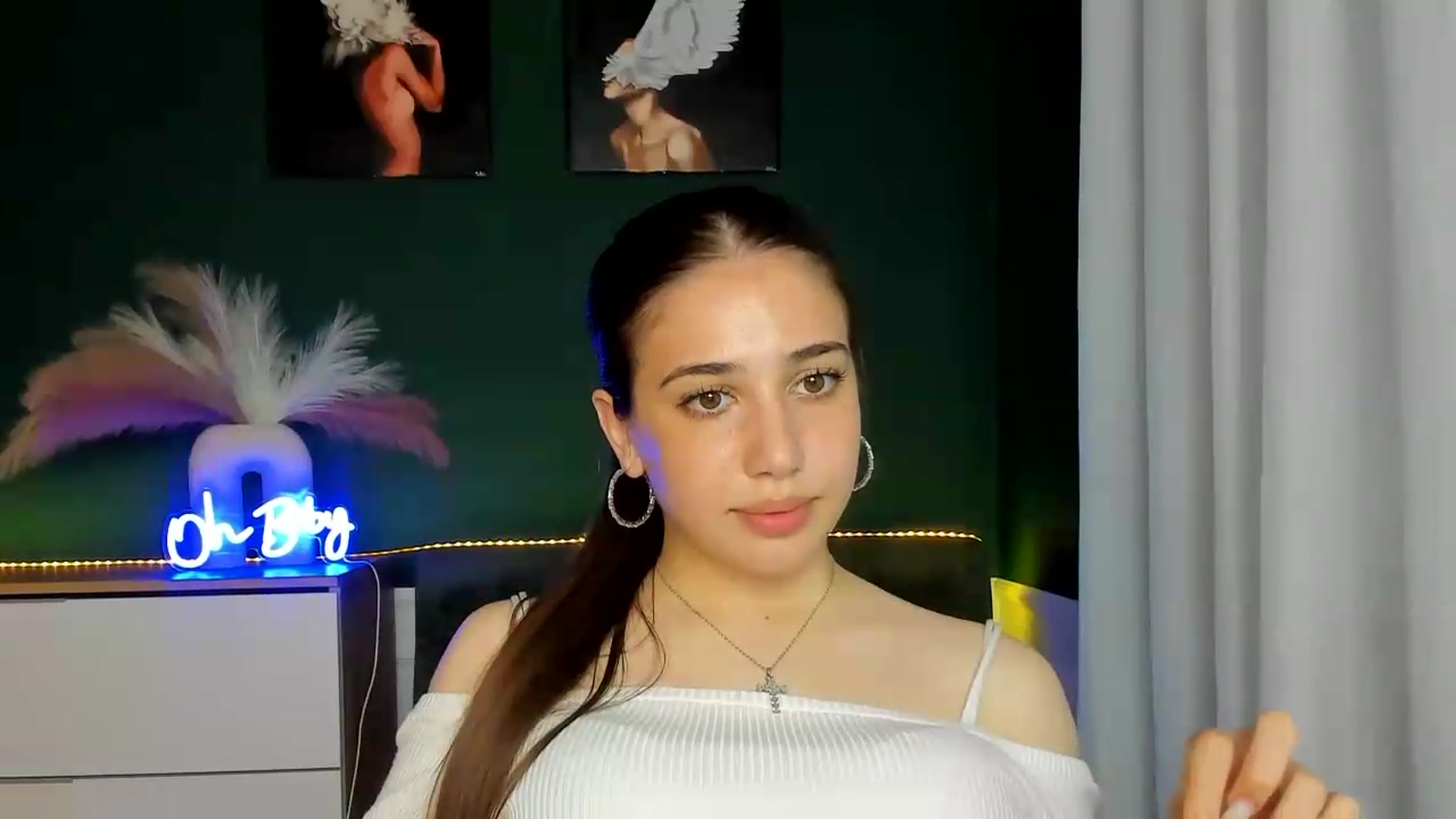 Gallery image thumbnail from AlexaPirs's myfreecams stream on, 05/22/2026, 16:47 image 18 of 20