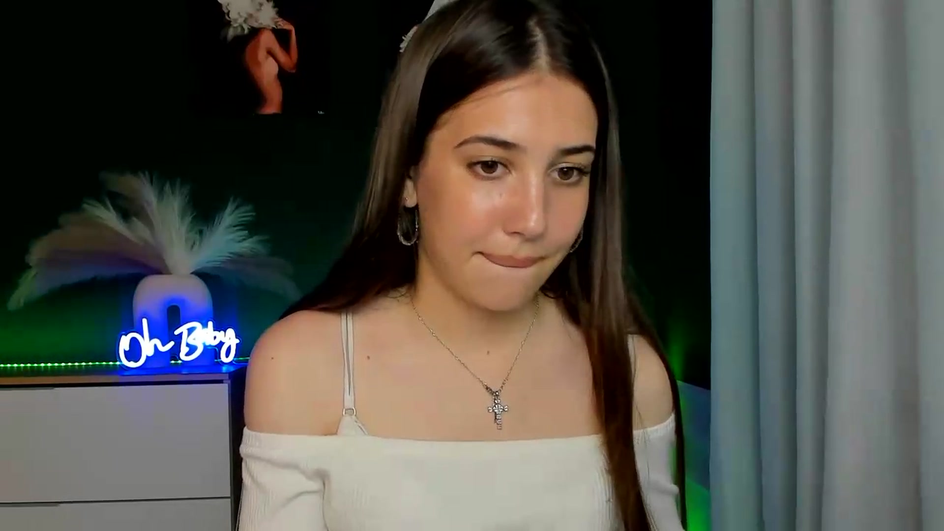 Gallery image thumbnail from AlexaPirs's myfreecams stream on, 05/24/2026, 12:04 image 13 of 20