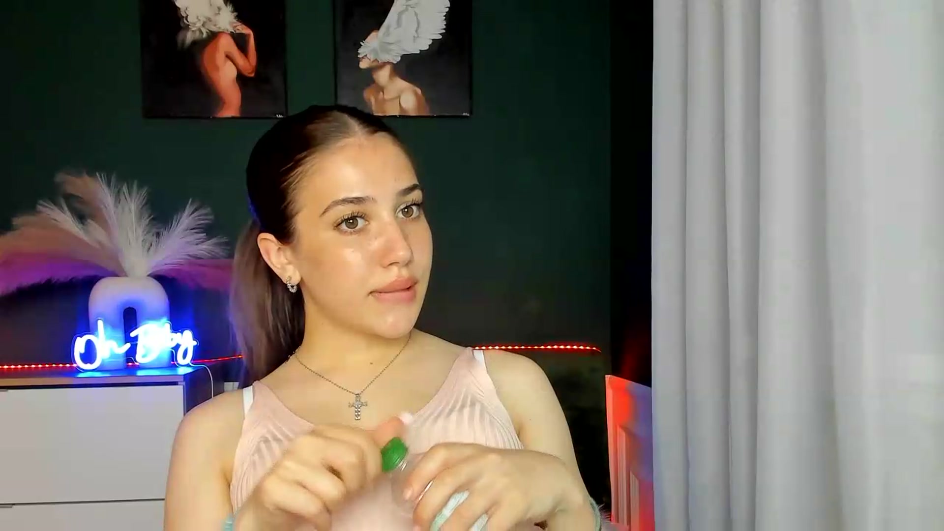 Gallery image thumbnail from AlexaPirs's myfreecams stream on, 05/25/2026, 13:44 image 19 of 20