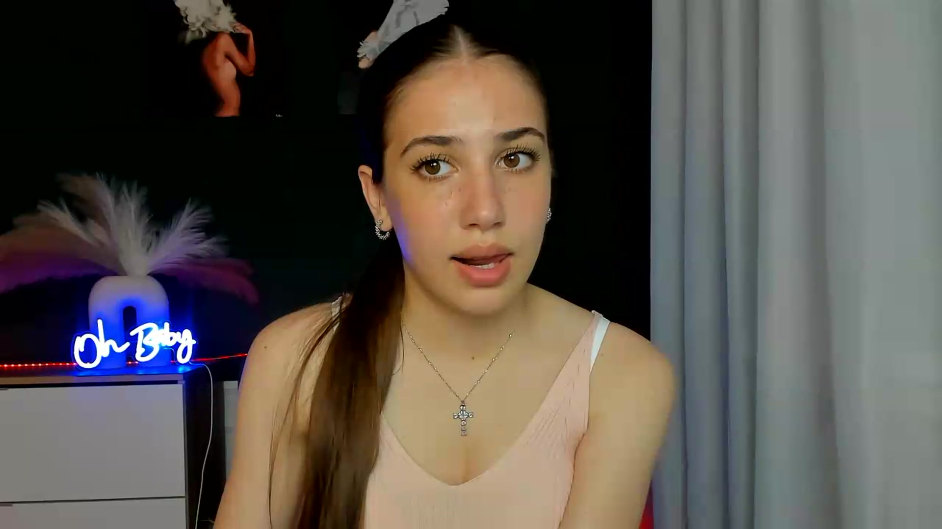 Gallery image thumbnail from AlexaPirs's myfreecams stream on, 05/25/2026, 13:44 image 2 of 20