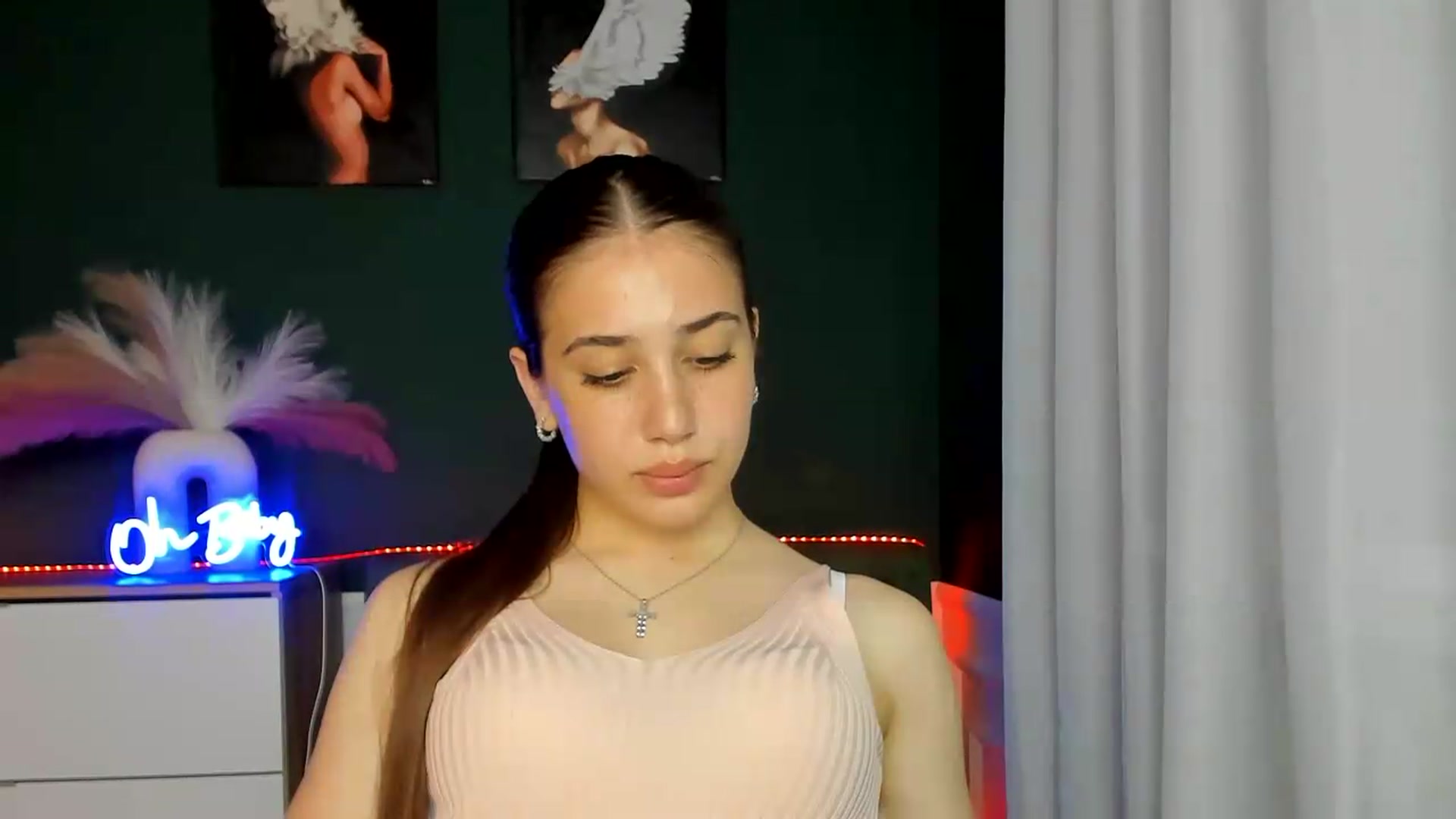 Gallery image thumbnail from AlexaPirs's myfreecams stream on, 05/25/2026, 13:44 image 15 of 20
