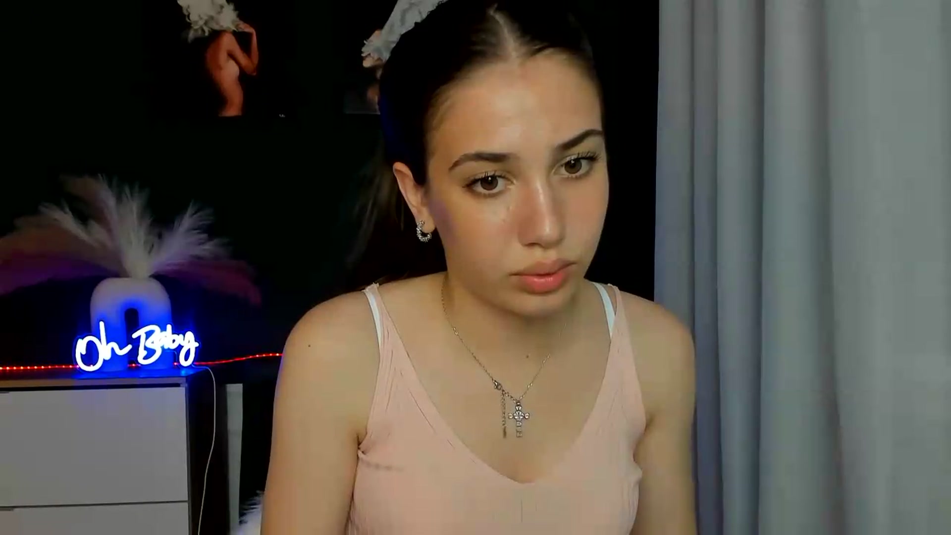 Gallery image thumbnail from AlexaPirs's myfreecams stream on, 05/25/2026, 16:04 image 13 of 20
