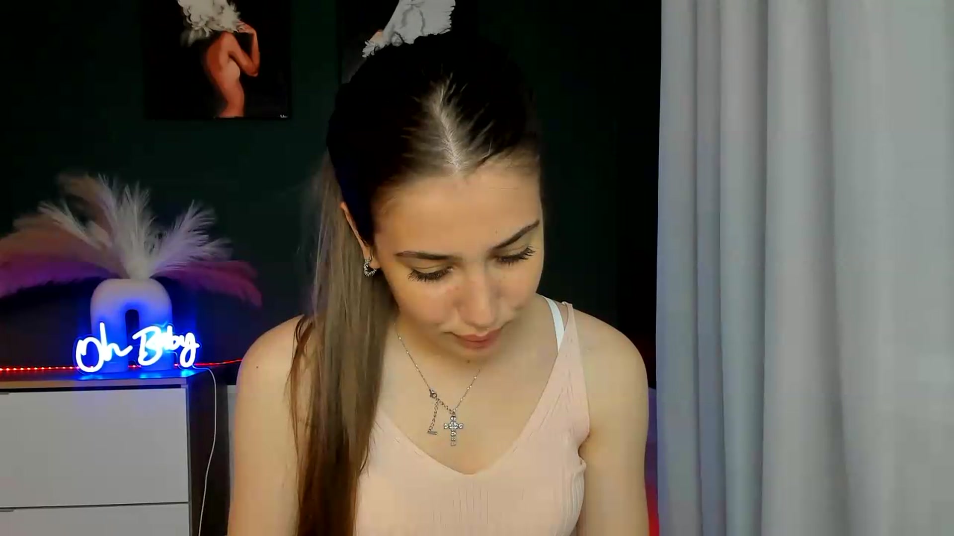 Gallery image thumbnail from AlexaPirs's myfreecams stream on, 05/25/2026, 16:04 image 2 of 20