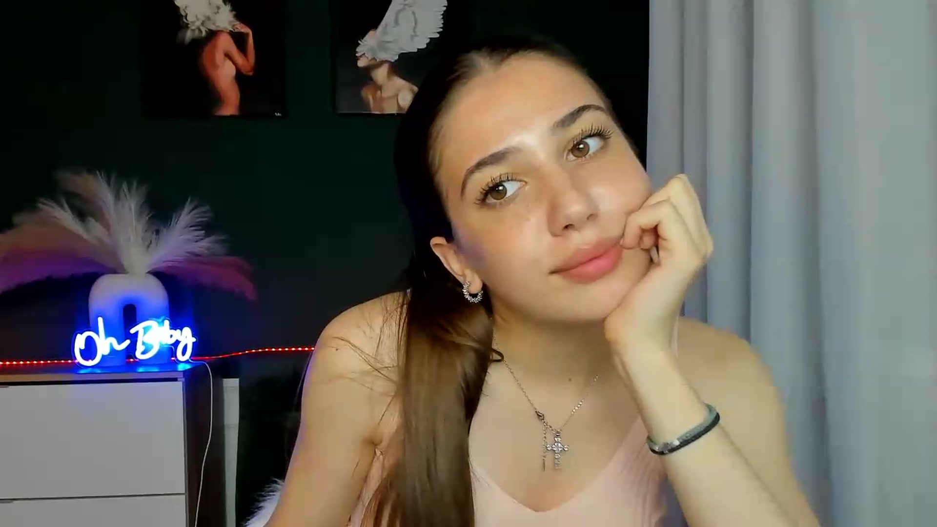 Gallery image thumbnail from AlexaPirs's myfreecams stream on, 05/25/2026, 16:04 image 15 of 20