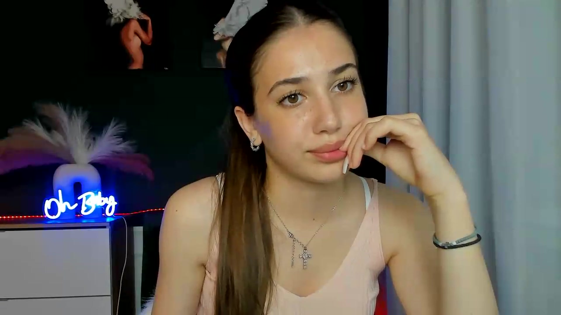 Gallery image thumbnail from AlexaPirs's myfreecams stream on, 05/25/2026, 16:04 image 9 of 20