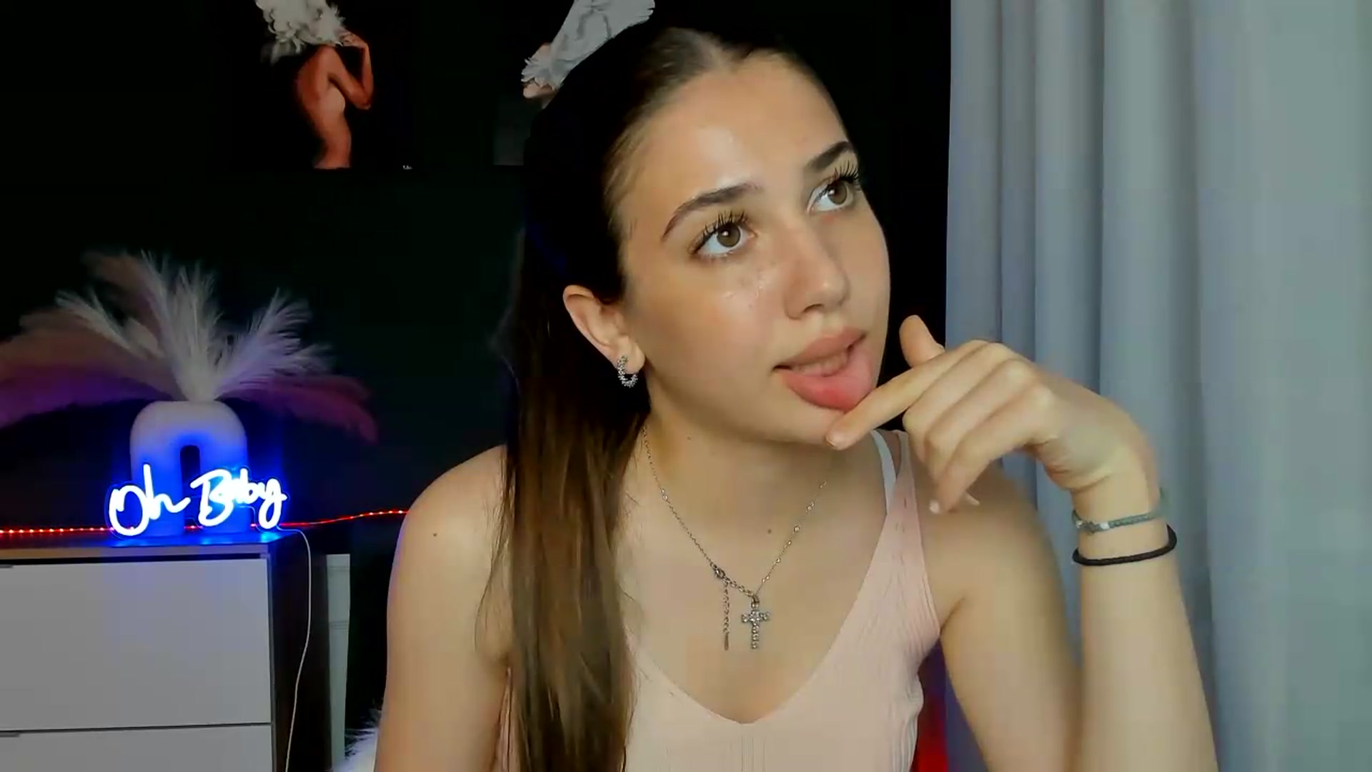 Gallery image thumbnail from AlexaPirs's myfreecams stream on, 05/25/2026, 16:04 image 3 of 20