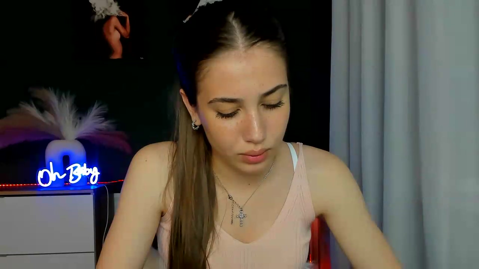 Gallery image thumbnail from AlexaPirs's myfreecams stream on, 05/25/2026, 16:04 image 8 of 20