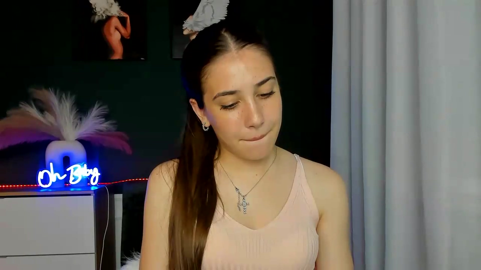 Gallery image thumbnail from AlexaPirs's myfreecams stream on, 05/25/2026, 16:41 image 9 of 20