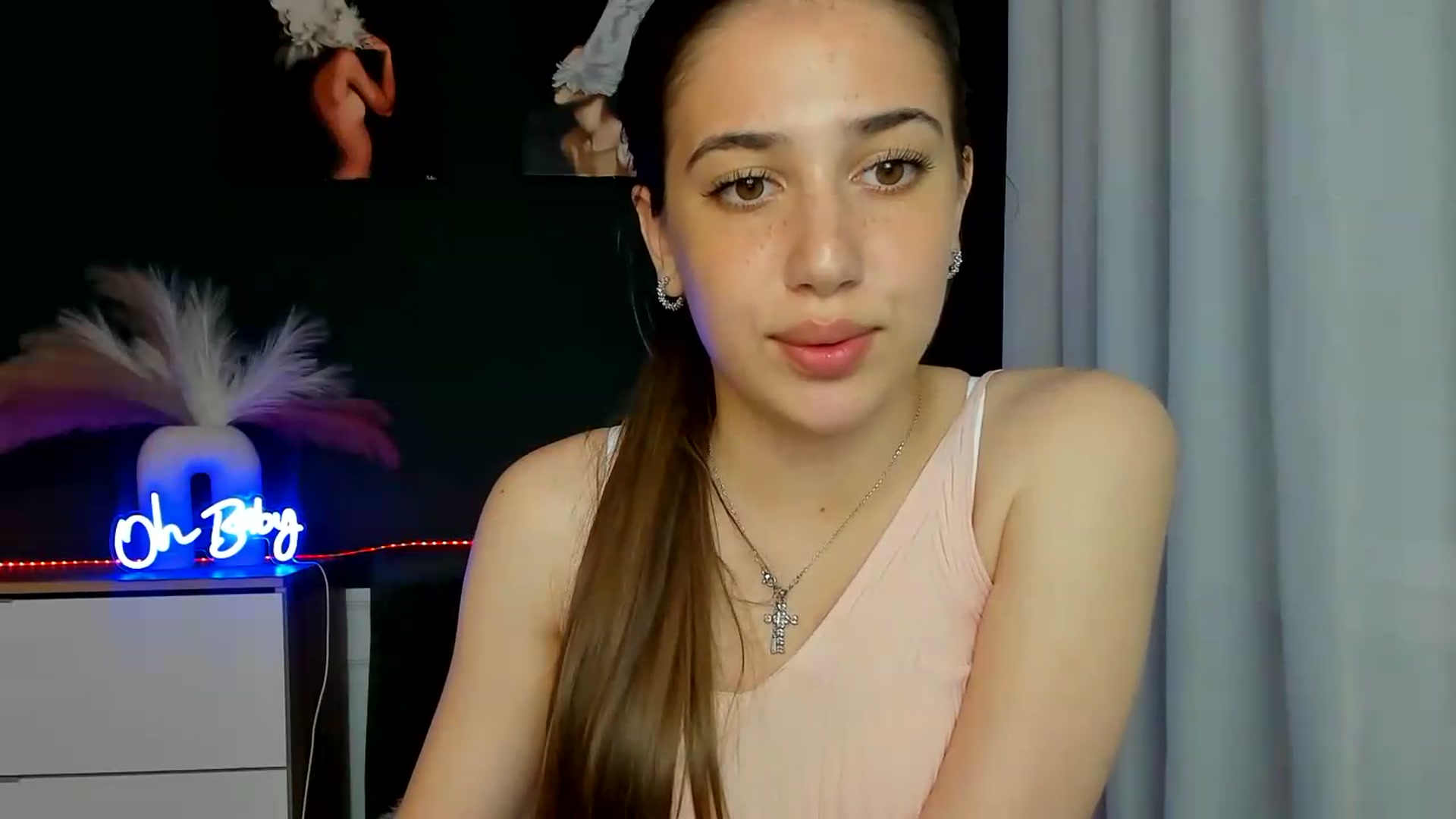 Gallery image thumbnail from AlexaPirs's myfreecams stream on, 05/25/2026, 16:41 image 19 of 20